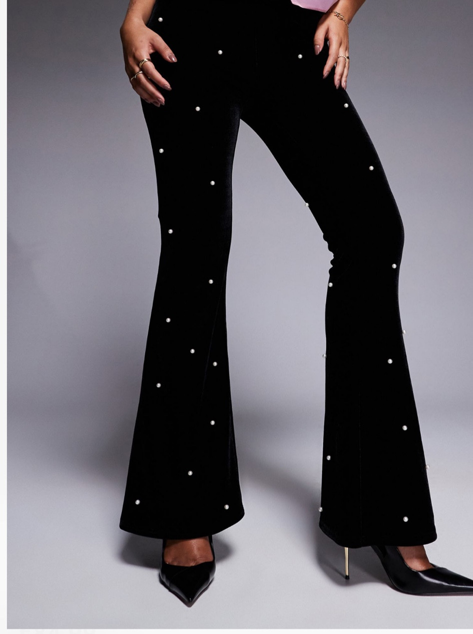 Velvet trousers with pearl embellishments 

#LTKpartywear #LTKeurope #LTKstyletip