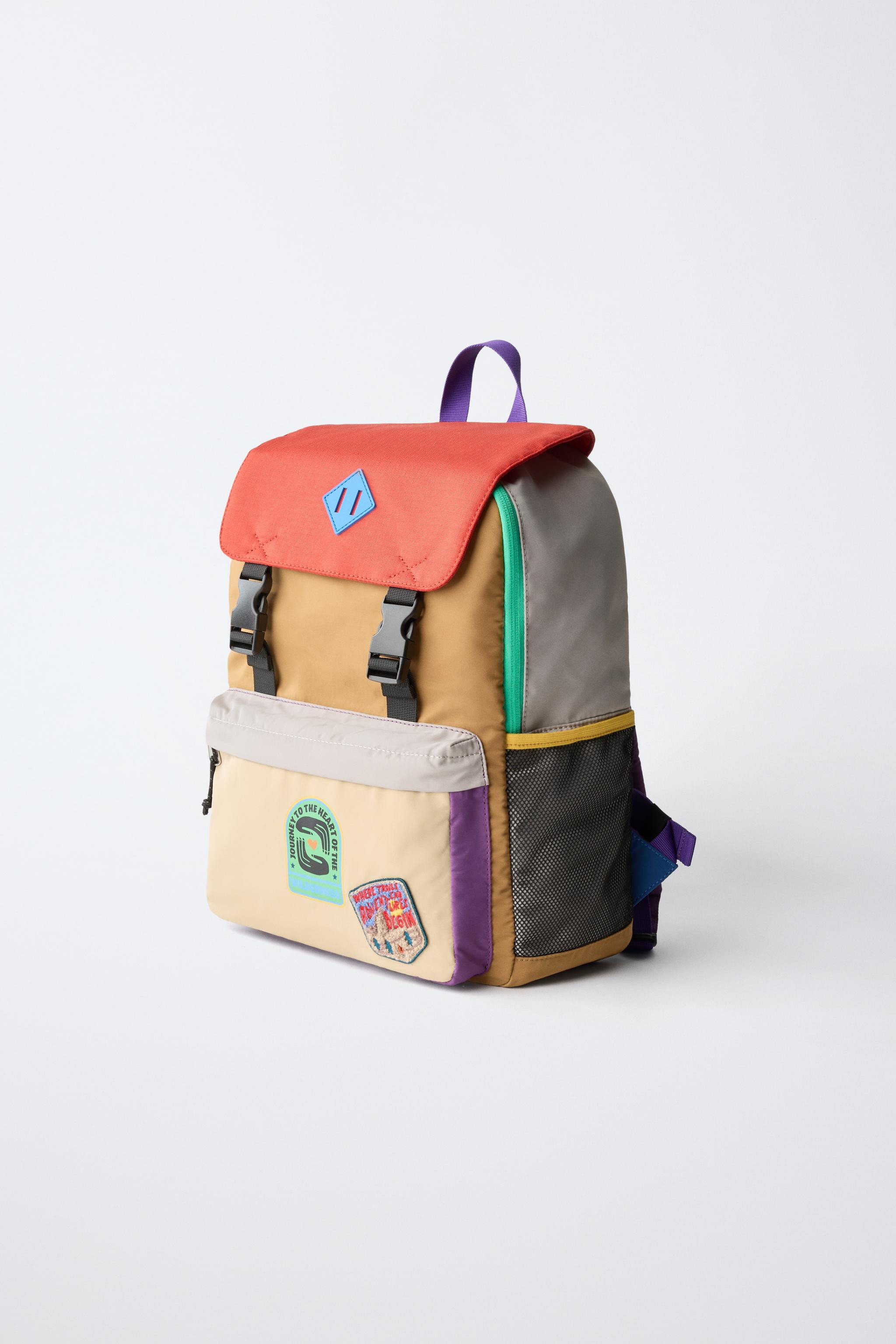 Technical-style backpack with contrasting design. Features a main compartment with zipper and fla... | Zara US