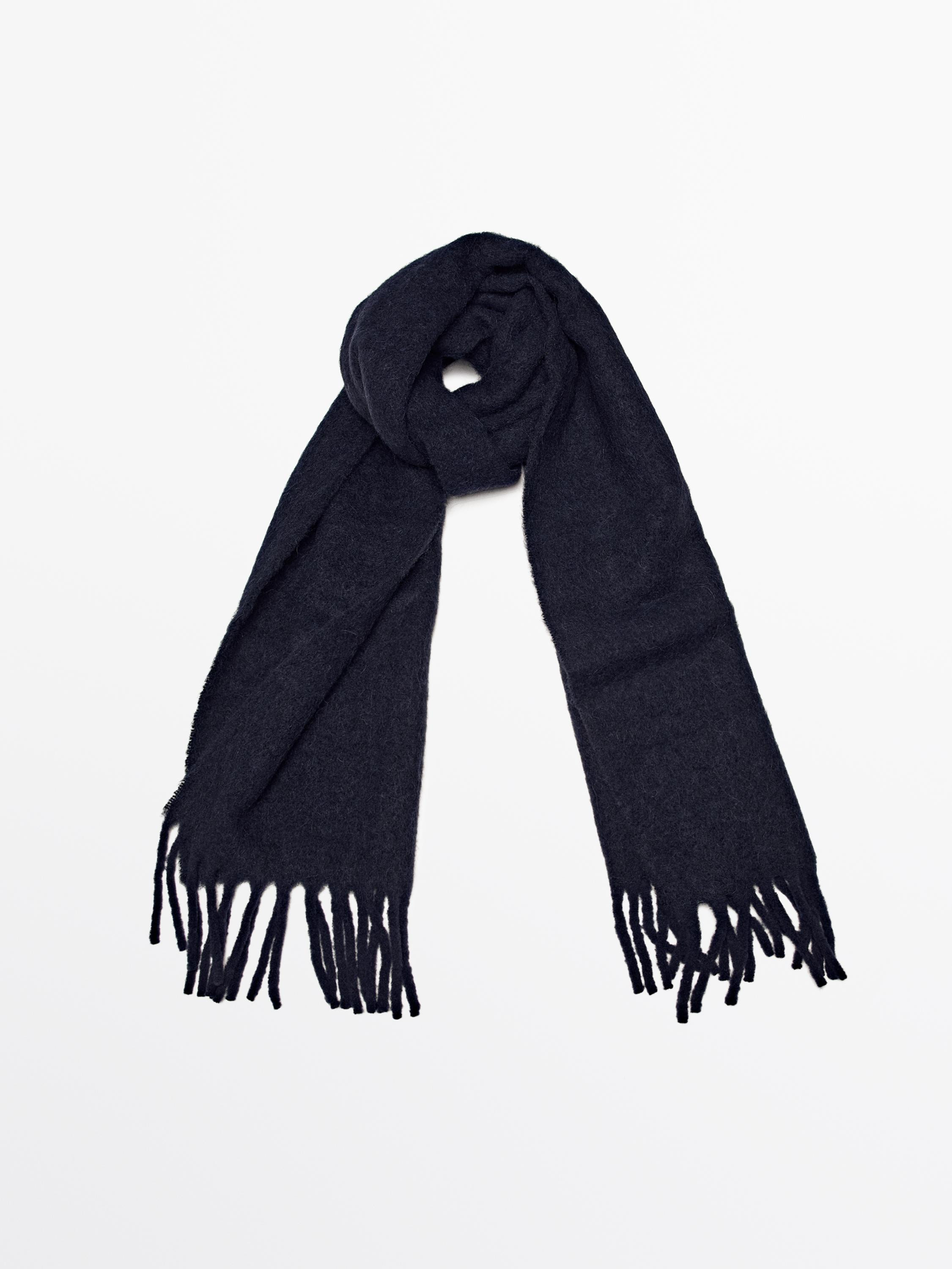 Wool blend scarf with fringing | Massimo Dutti US