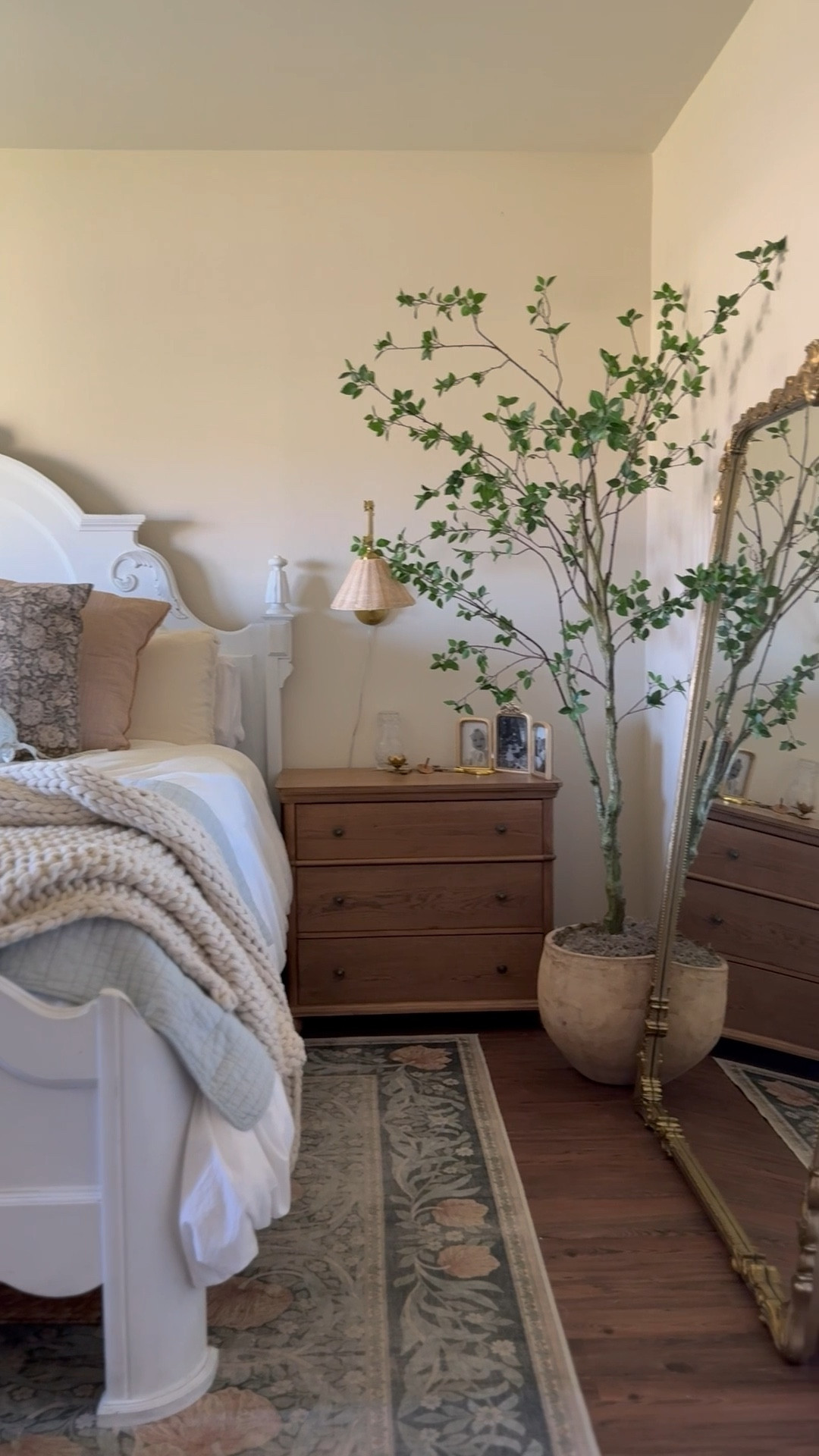 Master bedroom! #masterbedroom #bedroom #amazonhome #ruggable #homedecor #target

#LTKHome