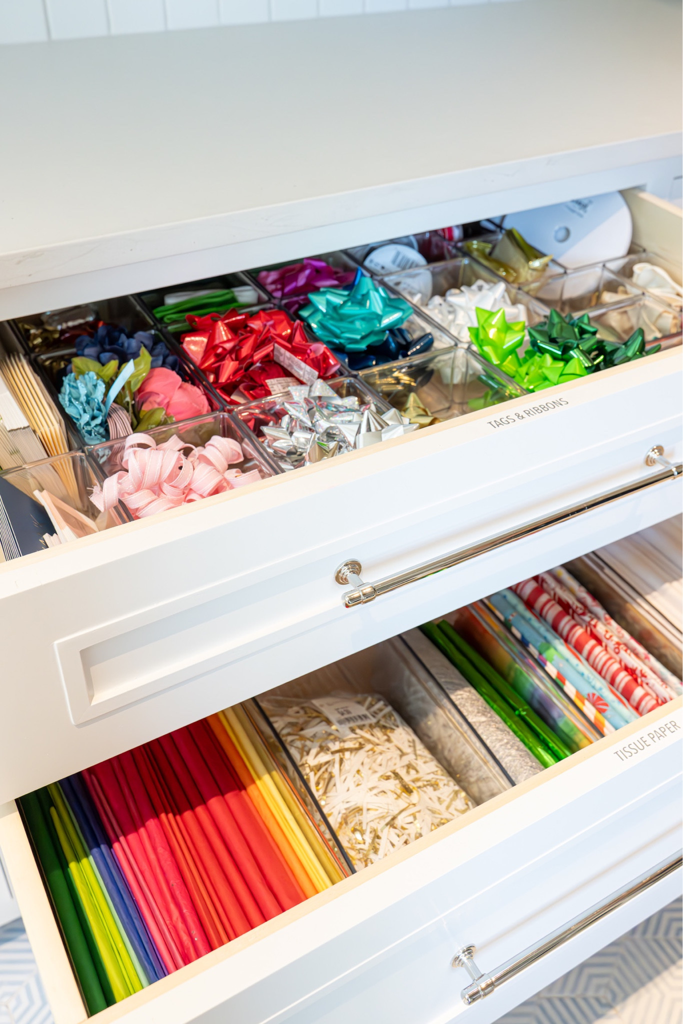 Wrapping station! #holiday #christmas #wrapping #gifts

#LTKCyberWeek #LTKHoliday #LTKGiftGuide