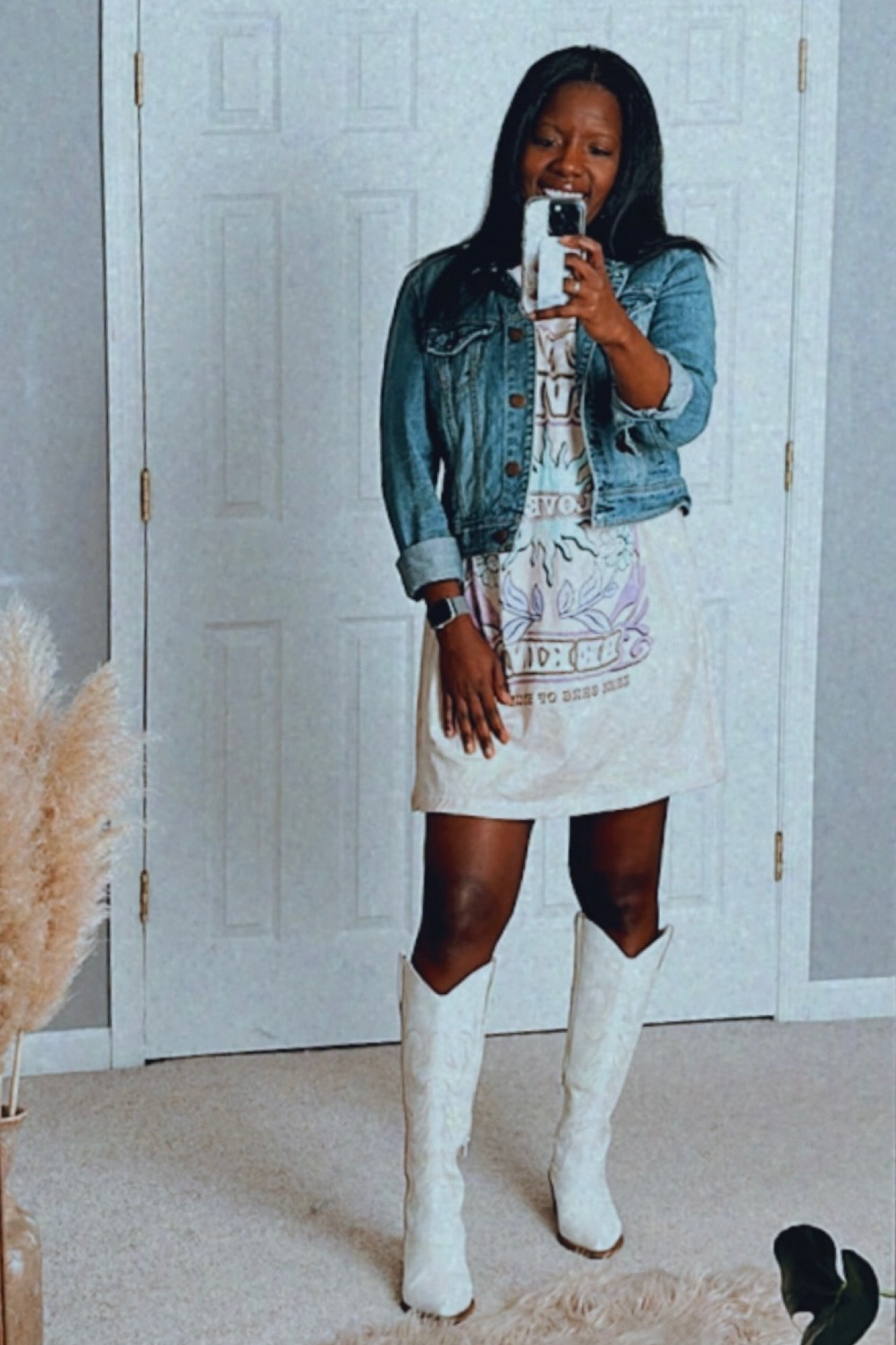 White boots outfit, western boots, western boots outfit, Graphic tee shirt dress, tee shirt dress, graphic tee white boots

#LTKFind #LTKU #LTKstyletip