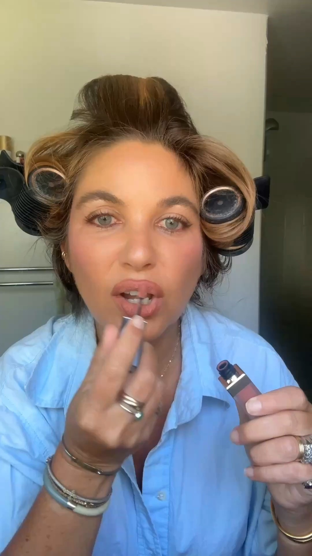 T3 hot rollers
Suqqu blur lip 02
Académie Hair Sea Glass (use LTK15 for 15% off)
Foundation: red carpet #17
Sisley bronzer 
Chantecaille Garnet eyeliner 
Girlactik glow on the go 
Anna Sui Blush 02
Shirt: medium

#LTKdayinmylife #LTKgrwm #LTKBeauty
