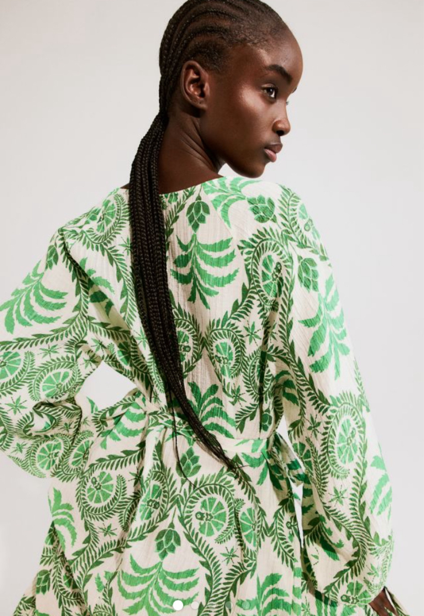 So many options for summer!! summer dress. wedding guest dress. H&M Wedding Guest Dress options are soo good!  
Wedding Season. Wedding Guest Outfit. Easter Outfit. Spring dresses. Spring Outfit. H&M Dress. H&M Finds. 
