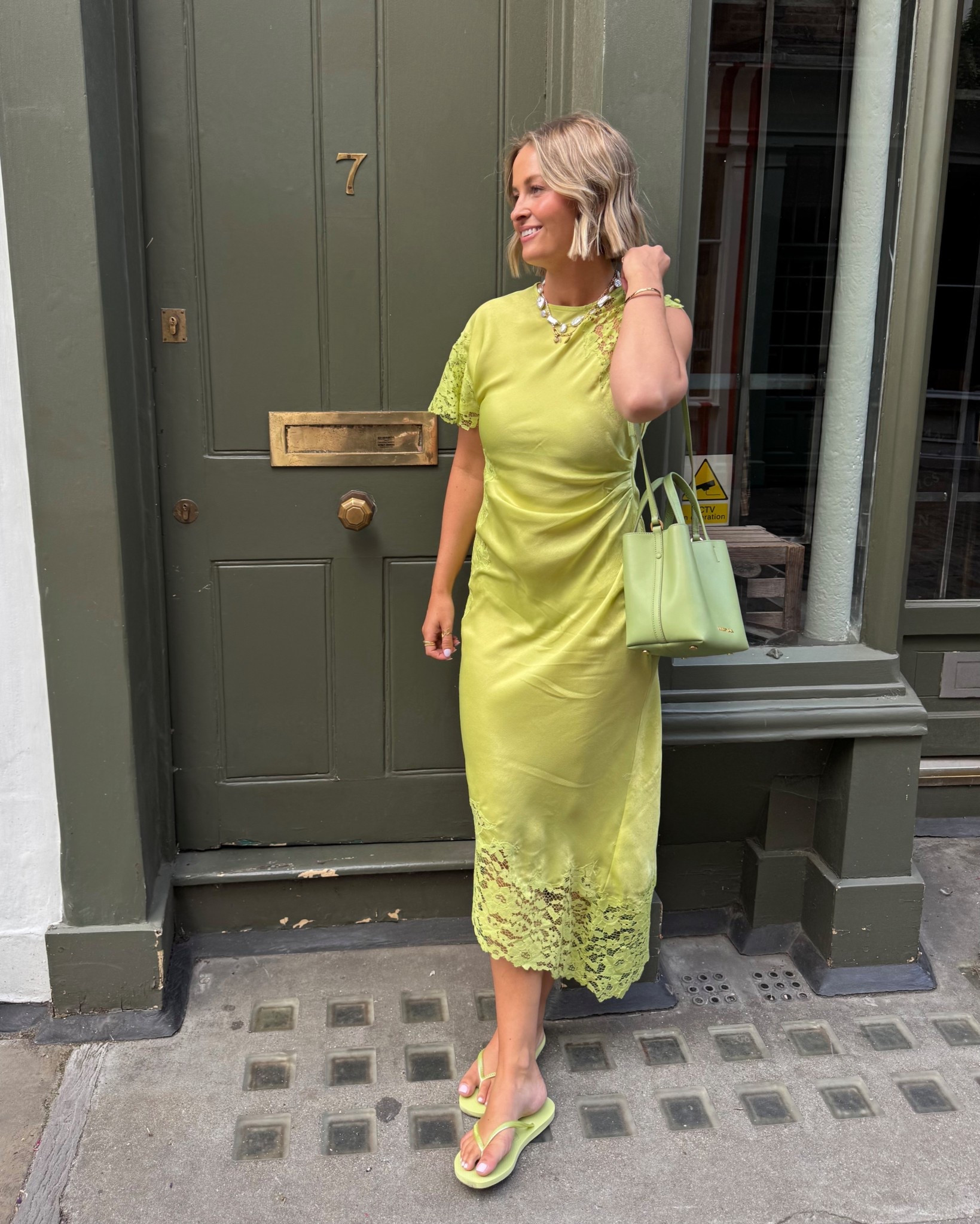 Dinner and drinks outfit inspo

Dress: size 10
Bag is Bimba Y Lola 



#LTKsummer #LTKeurope #LTKuk
