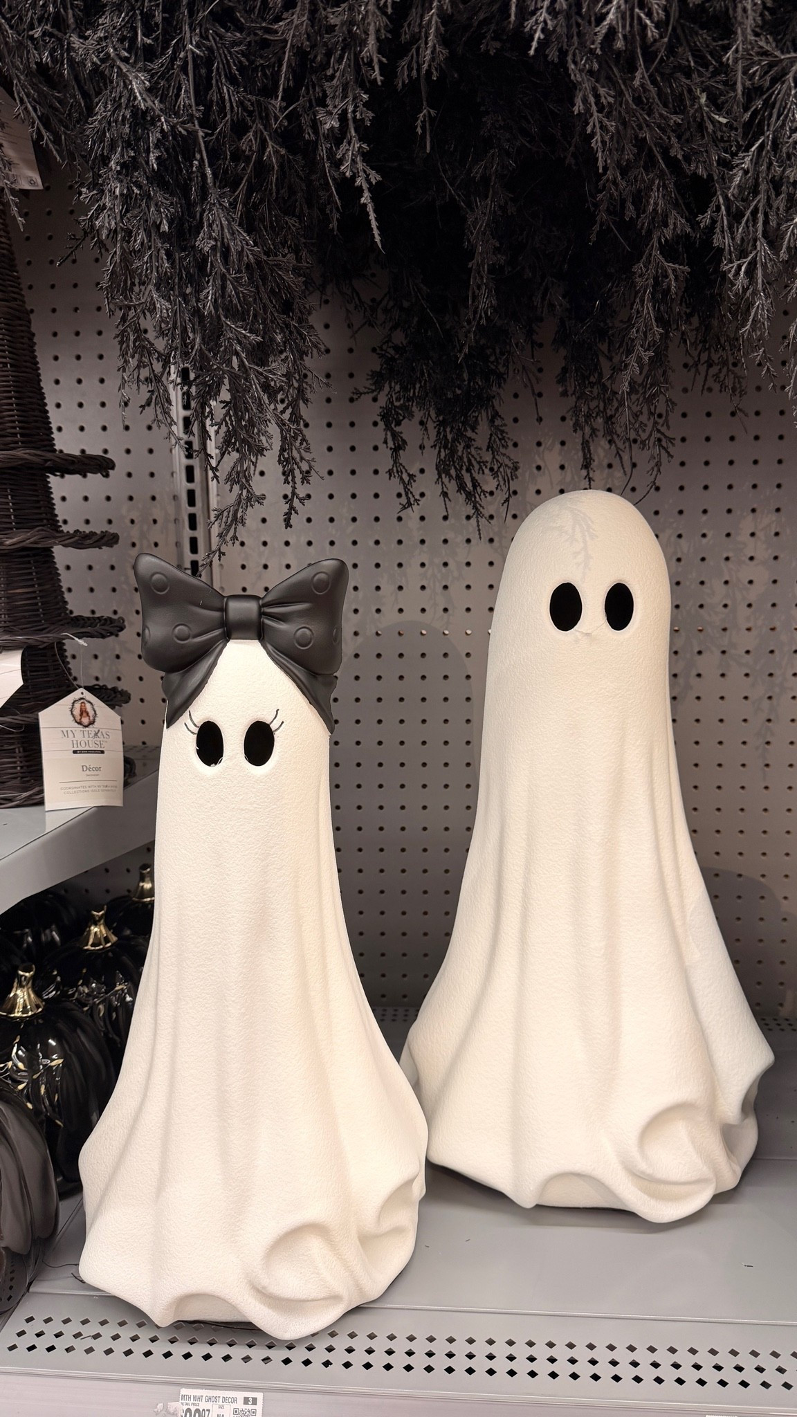 How freaking adorable are these little Halloween ghosts from Walmart?!?! A girl ghost and a boy ghost and they’re so pretty together. These would look so good on a porch, by the fire place. Perfect fall decor and Halloween decor for you!

#LTKHome