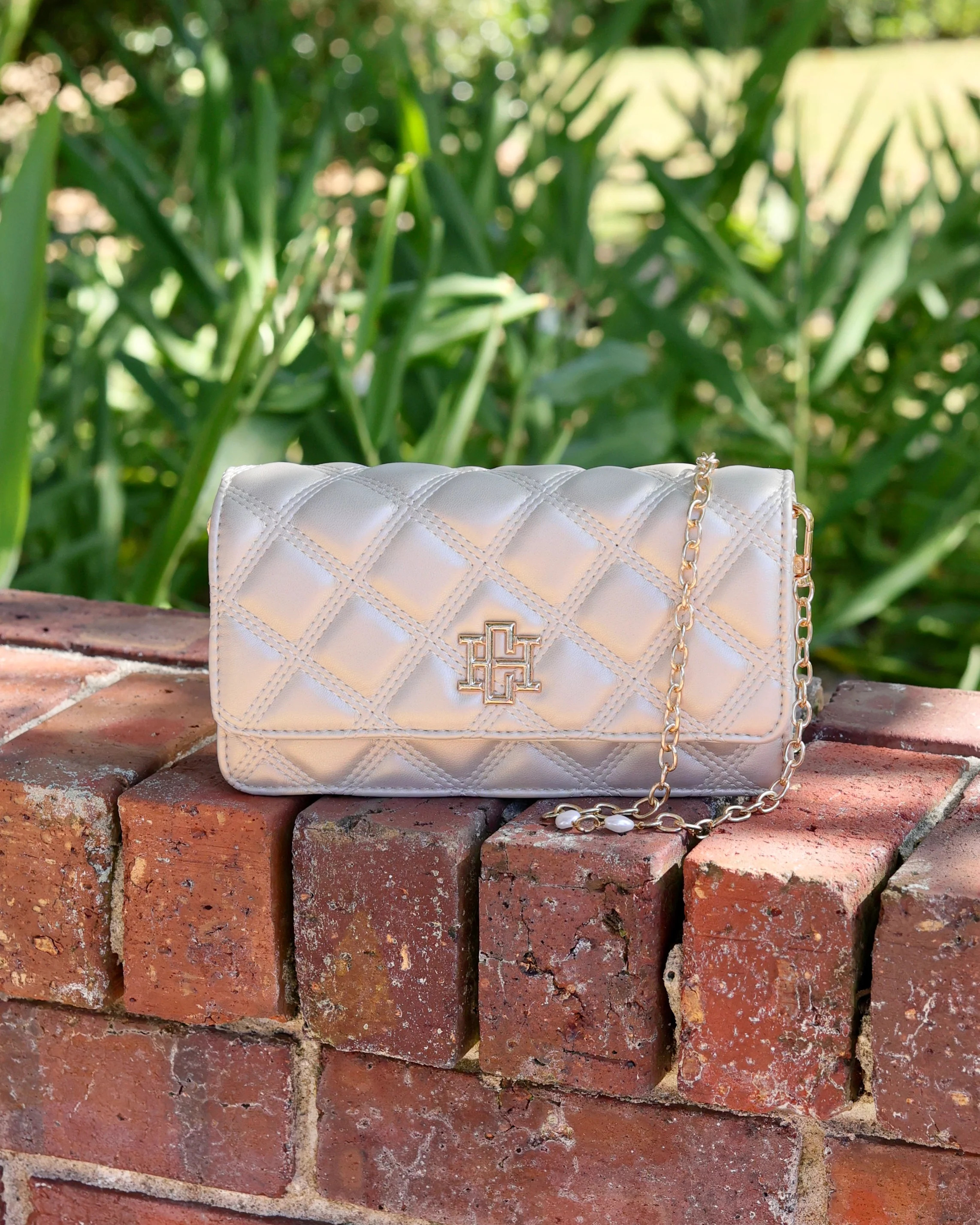 Brynleigh Clutch Crossbody Pearl DQ | Caroline Hill