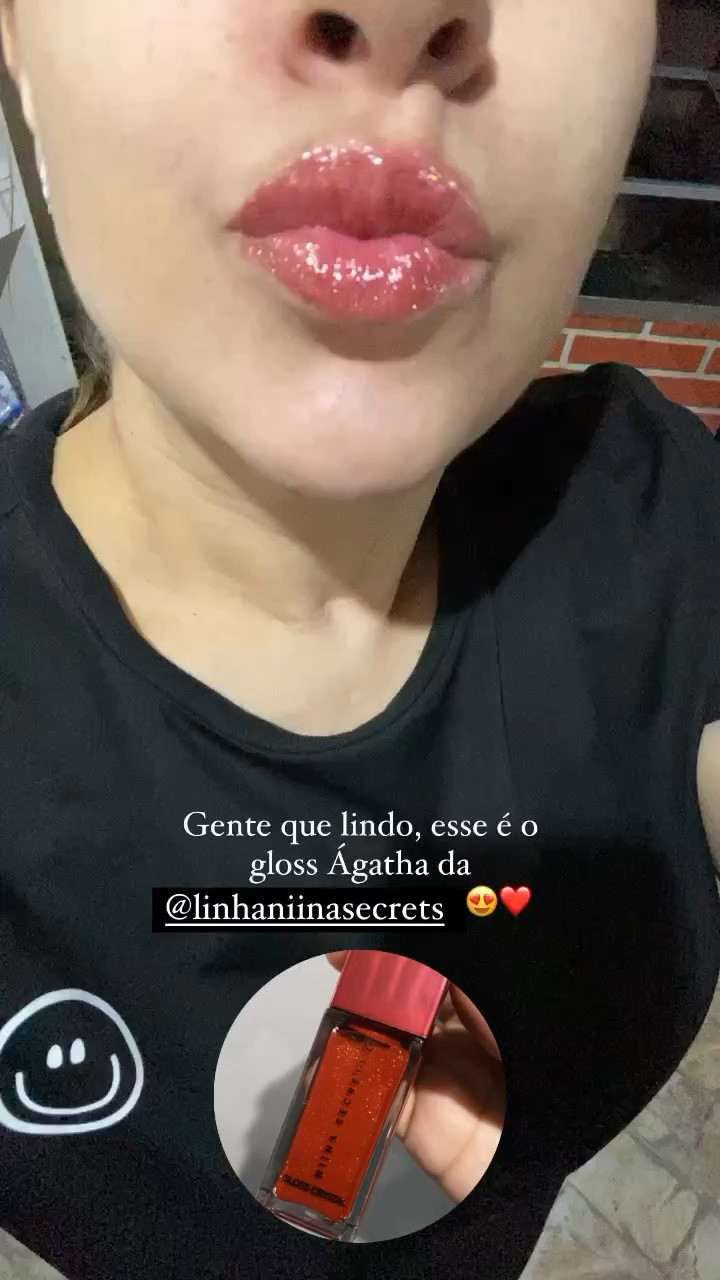 Apaixonada por esse Gloss Crystal Vermelho Jaspe, da Linha Niina Secrets, no site está como cor Ágata, mas o nome certo é  Jaspe, ele é vermelho com partículas douradas, maravilhoso 😍❤️✨👌🏻
Fica muito lindo com uma camada só como eu usei, ou com mais camadas para um  efeito bem intenso! É bem confortável e não deixa os lábios grudentos.
Ele é lançamento e está na promo! 


#LTKbeauty #LTKVideo #LTKbrasil