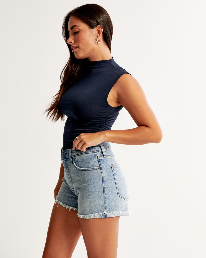 Curve Love High Rise Mom Short | Abercrombie & Fitch (US)