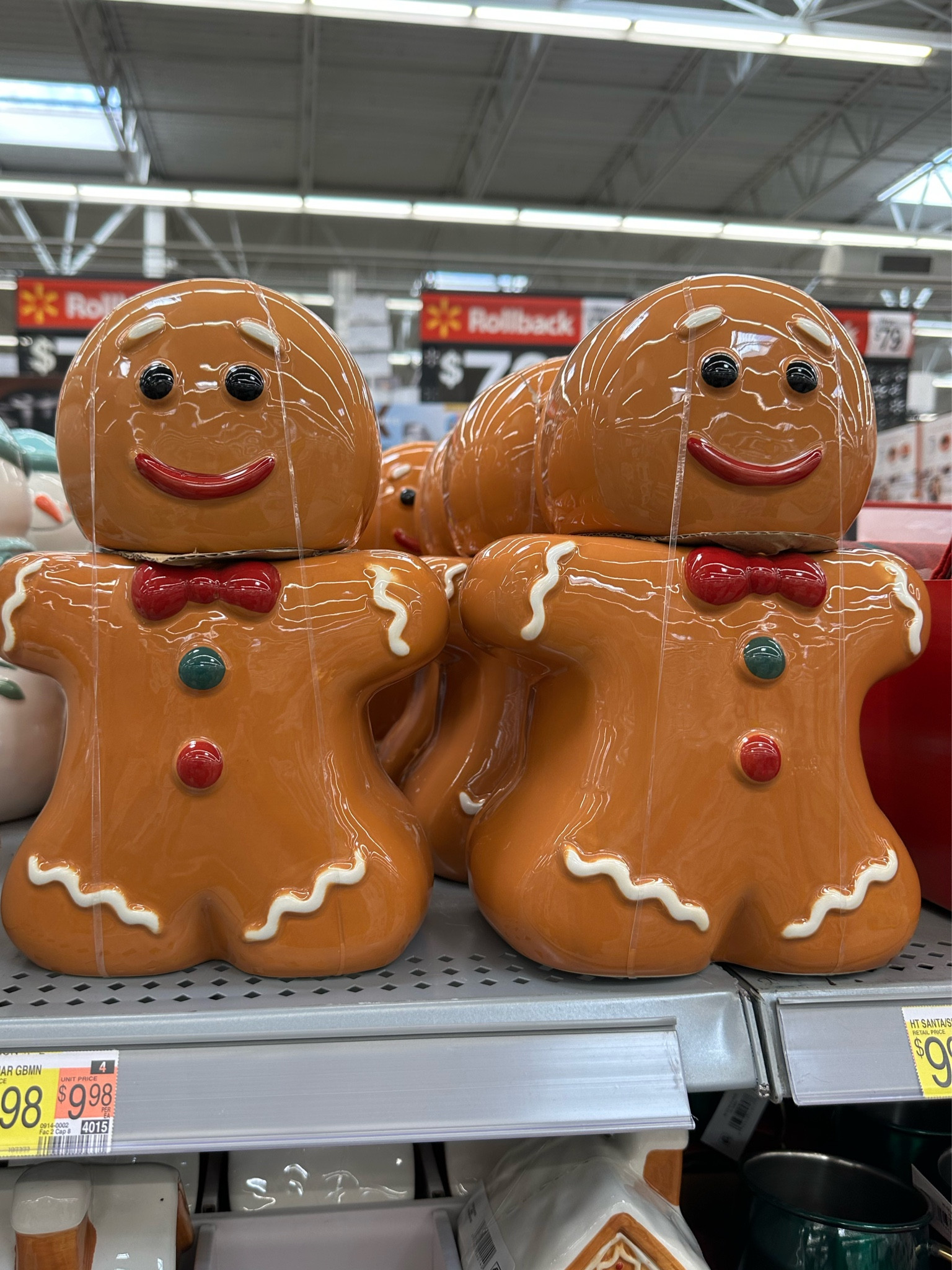 Gingerbread cookie jar from #walmart #walmarthome #christmas #gingerbread #cookiejar #christmasdecor #holidaydecor 

#LTKhome #LTKHoliday #LTKSeasonal