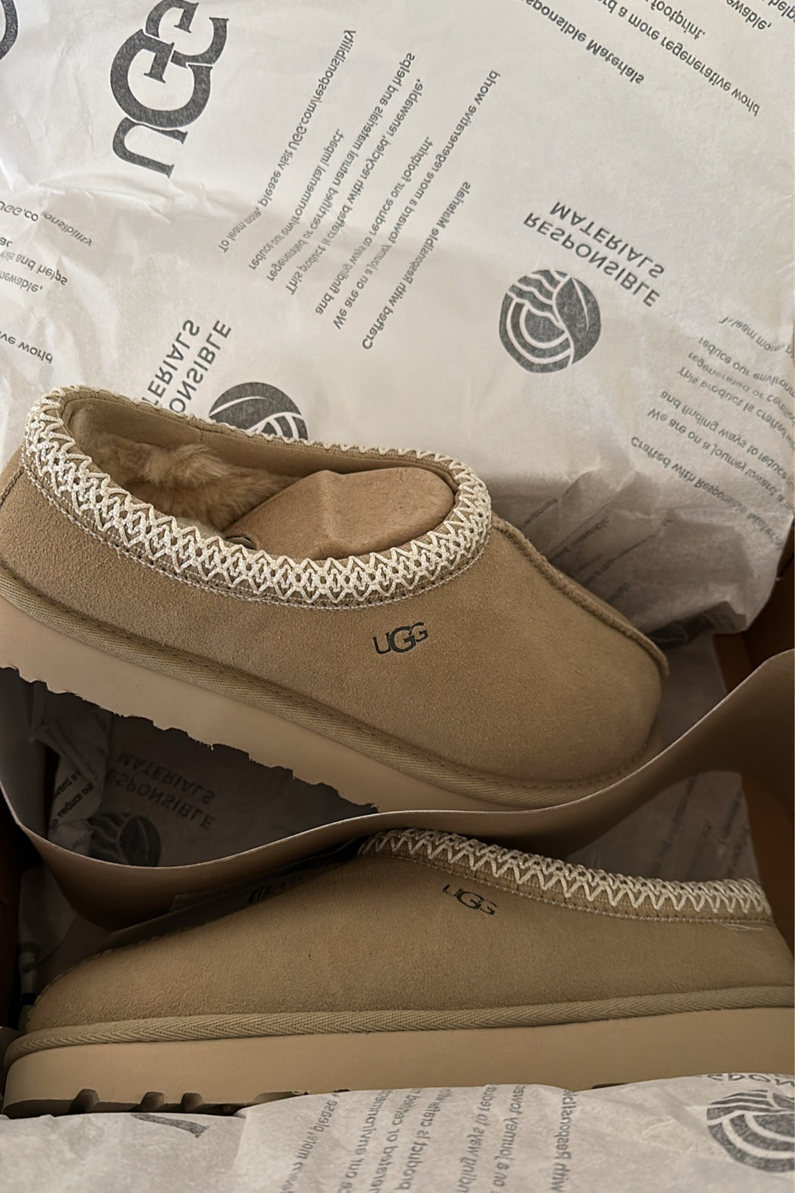 The most comfortable cute shoes for winter IMO🤎❄️

#LTKSeasonal #LTKGiftGuide #LTKstyletip