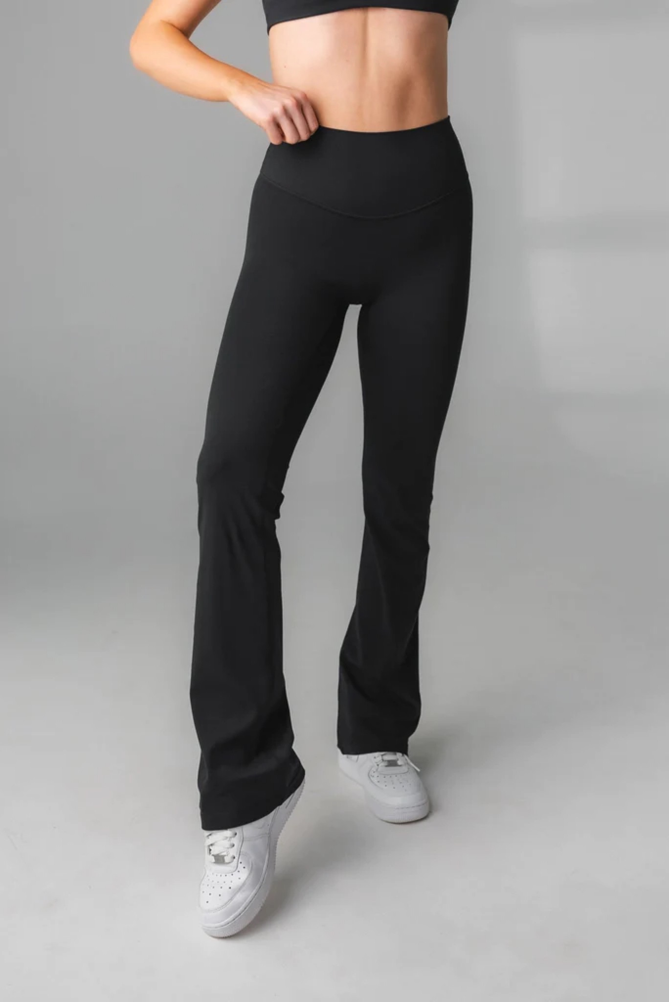 The COMFIEST AND
STRETCHY yoga pants/flare pants! You will live in these ! I am 5’4 and wear small short length 