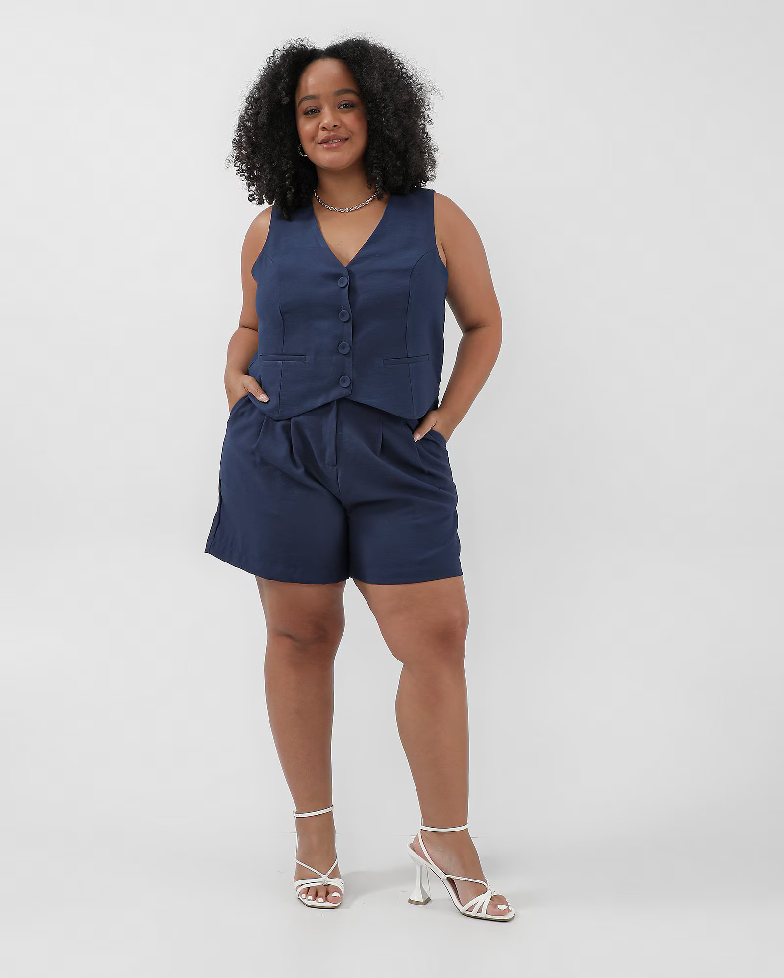 Bermuda alfaiataria plus size feminina azul | AK Plus by Riachuelo | Riachuelo (BR)