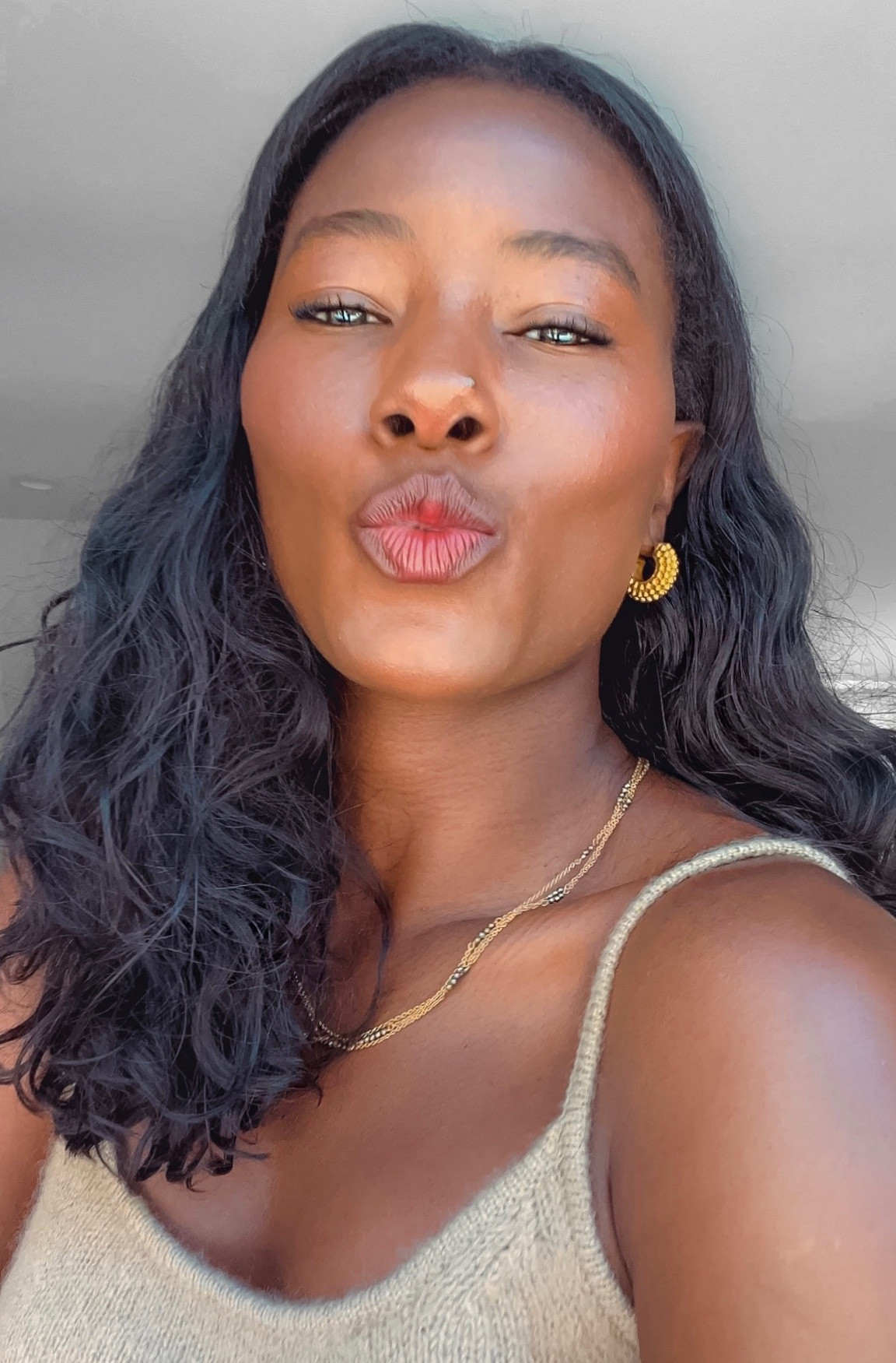 The most radiant I have ever been! #glowisreal 

I have been getting a lot of compliments lately about skin, and my secret is the @SundayRiley Good Genes ALL-IN-ONE LACTIC ACID TREATMENT I got from @Sephora. Good Genes exfoliates the dull surface of the skin for instant glow and radiance. It also visibly brightens the appearance of dark spots and discolorations. My favorite thing about the product is, that it plumps the skin and helps reduce fine lines and wrinkles in 3 minutes! 
Now that's what I call a healthy glow! 