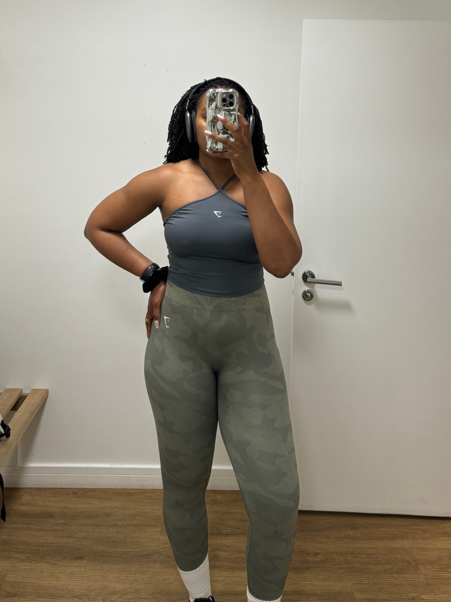 Today’s gym fit! Wearing a size M in the leggings and shorts top (both are on sale atm!) and a L in the bandeau bra! 