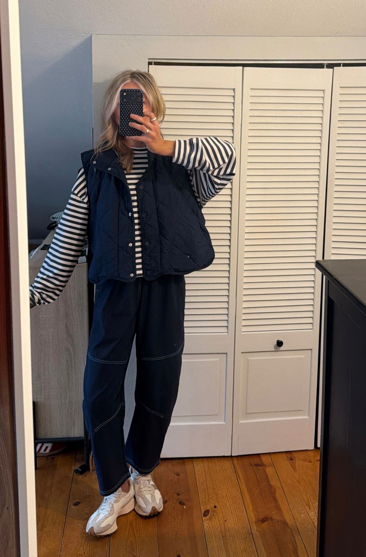 Xs/s long sleeve, xs vest, XXS pants 

#LTKSaleAlert #LTKootd #LTKdayinmylife