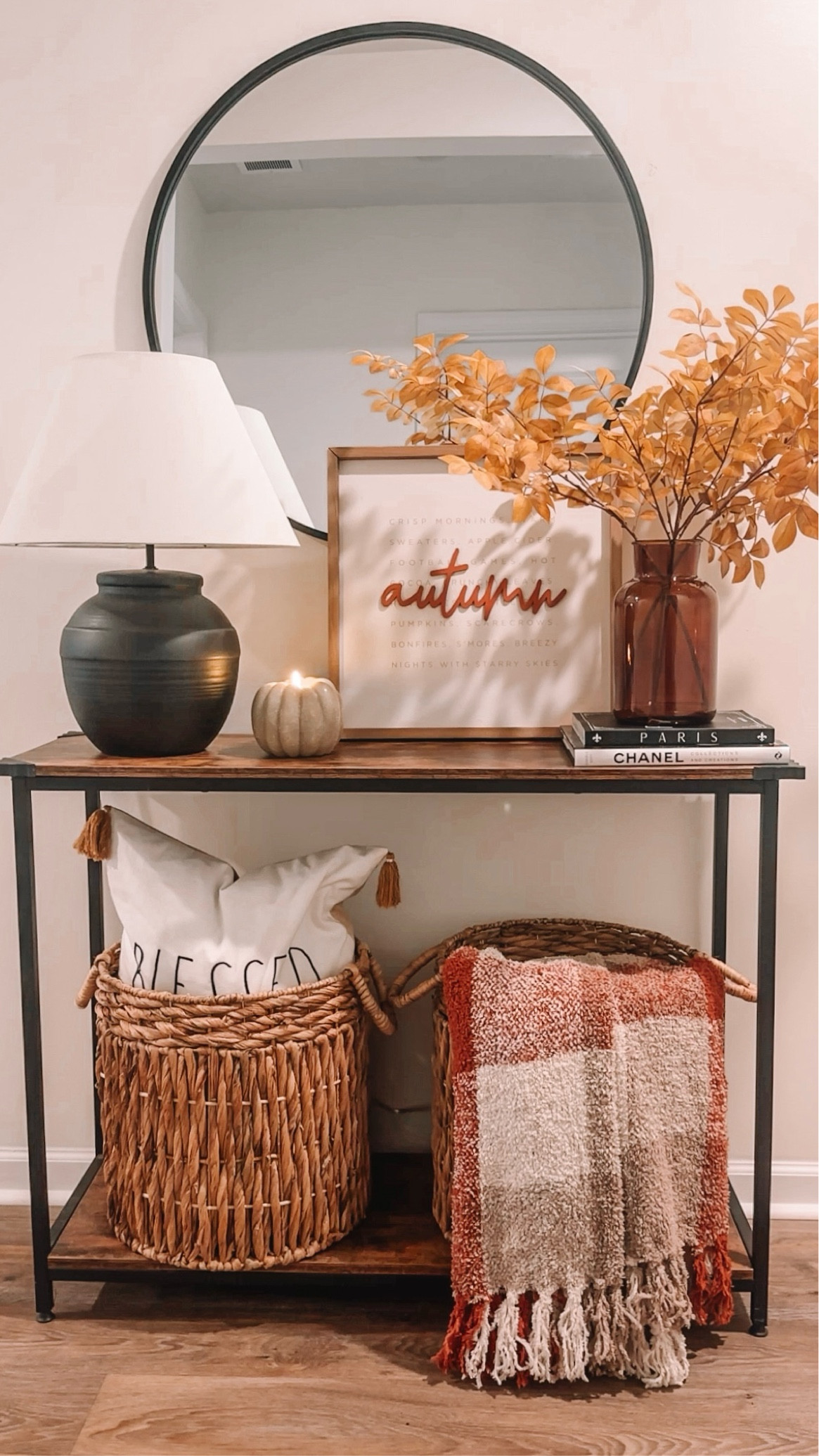 Fall entry way decor🍂

#LTKSeasonal #LTKFallSale #LTKHome