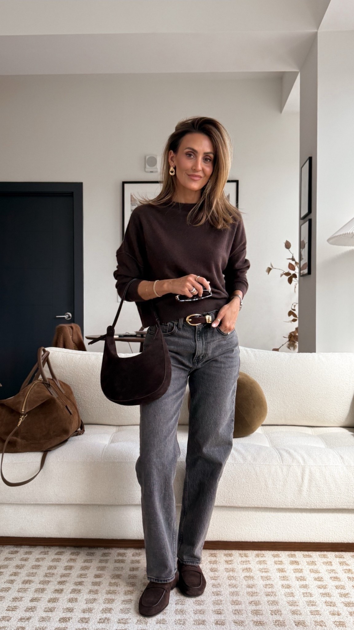 Tonal outfits: dark roast edition ☕️ cashmere sweater black barrel jeans leather belt with gold hardware and suede loafers

#LTKootd #LTKTravel #LTKStyleTip