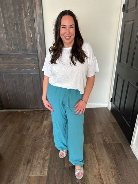 Here's a cute and comfy midsize spring and summer outfit idea! I'm a size 14 and wearing my usual size XL in this top and pants 

#midsizefashion #casuallook #curvyoutfit #springlook

#LTKstyletip #LTKSeasonal #LTKmidsize