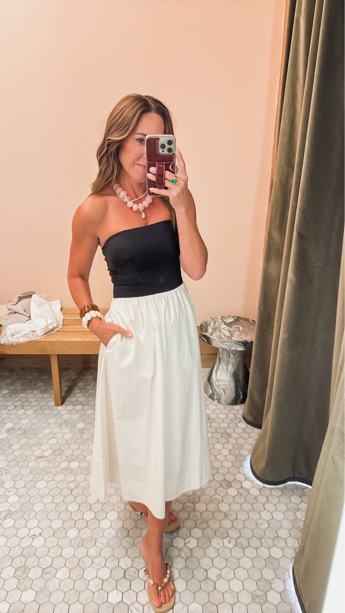Yes! So chic and light. Summer perfect midi dress. XS 
20-50% off Aritzia. Sign in to see when you can shop the sale.

#LTKSeasonal #LTKSaleAlert #LTKOver40