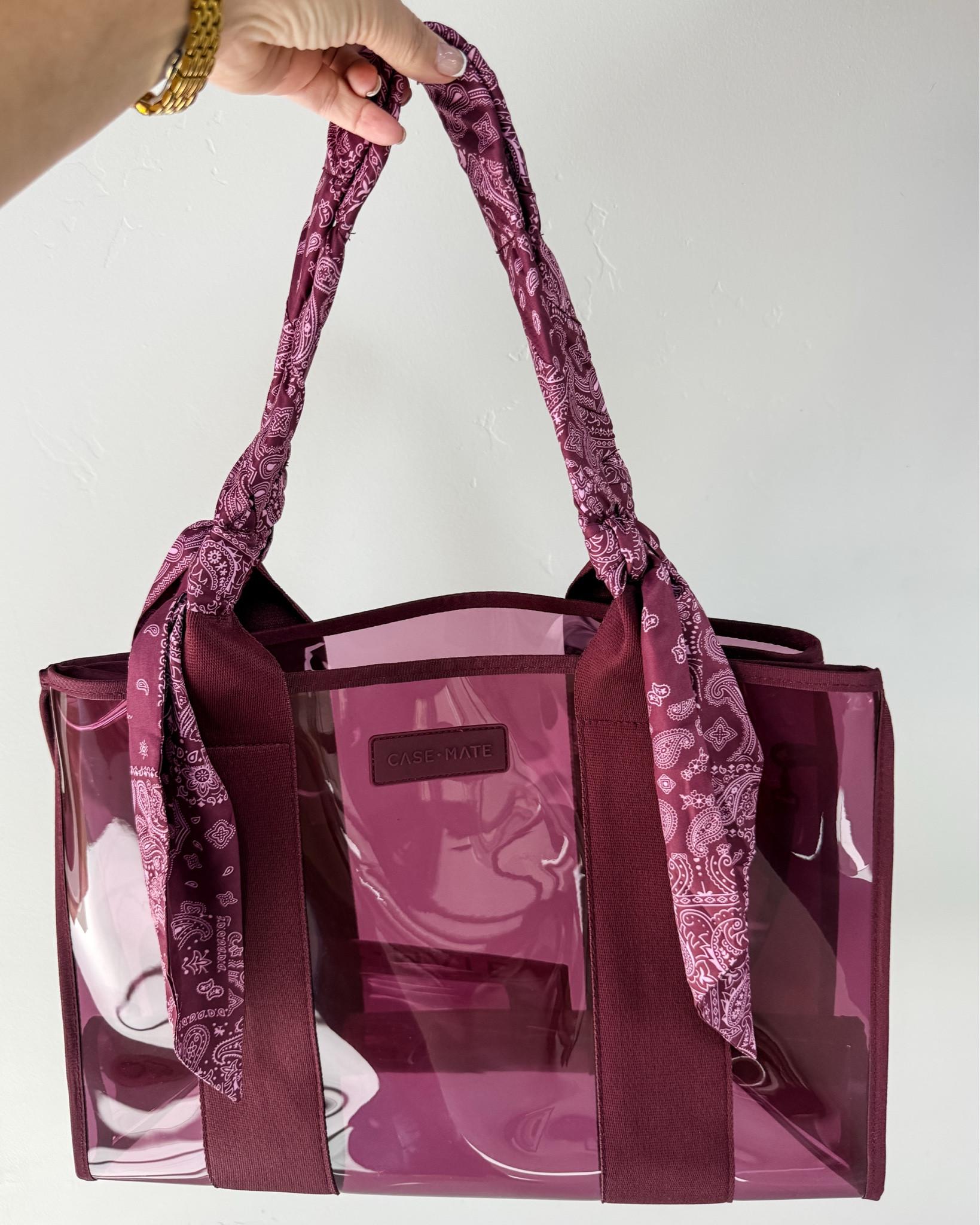 This Casemate Burgundy Jelly Tote with the scarf handle is so cute for fall!

#LTKSeasonal #LTKHome #LTKTravel