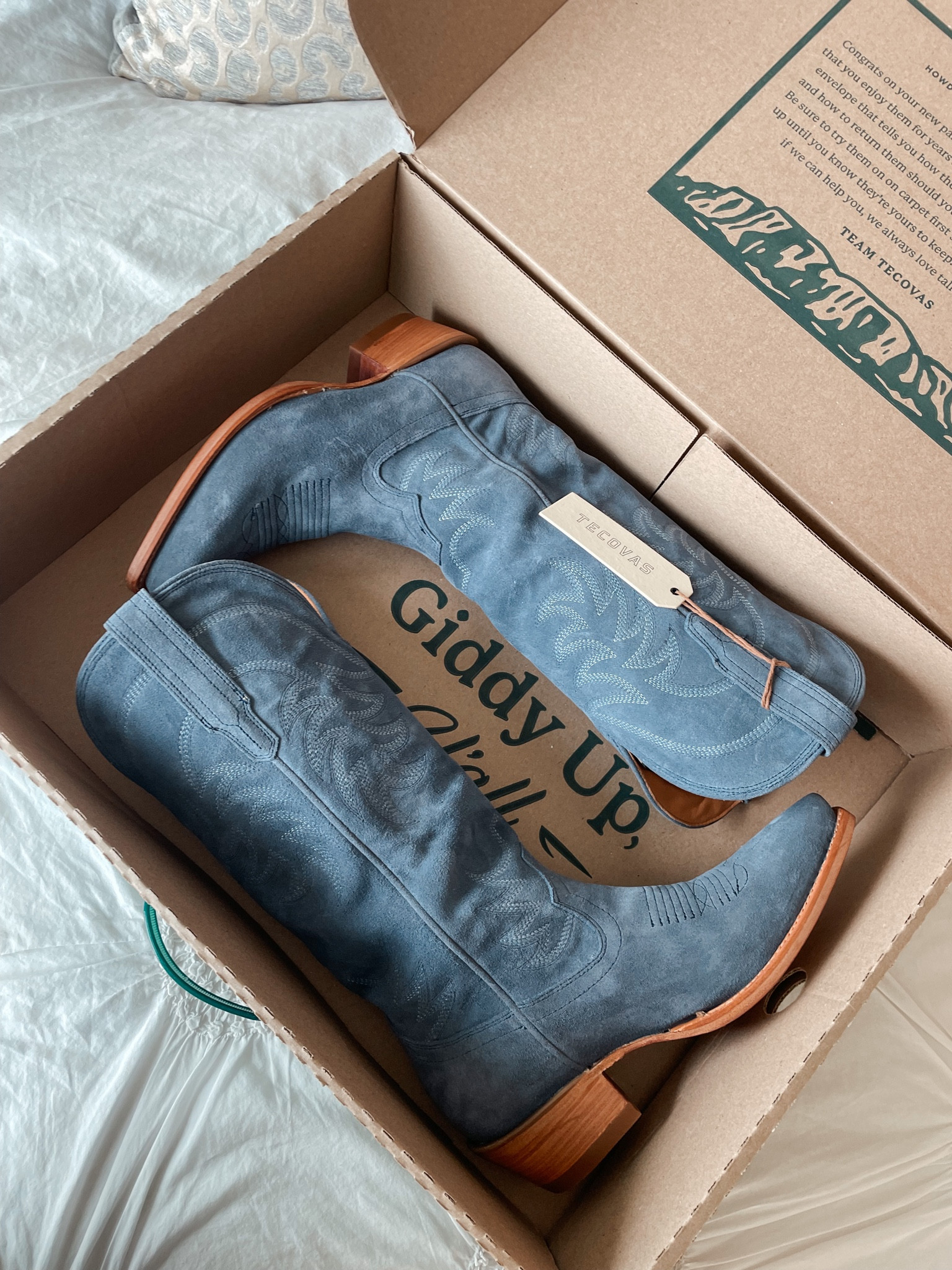 New Indigo color Annie's

Tecova boots 

#LTKshoecrush #LTKstyletip #LTKFestival