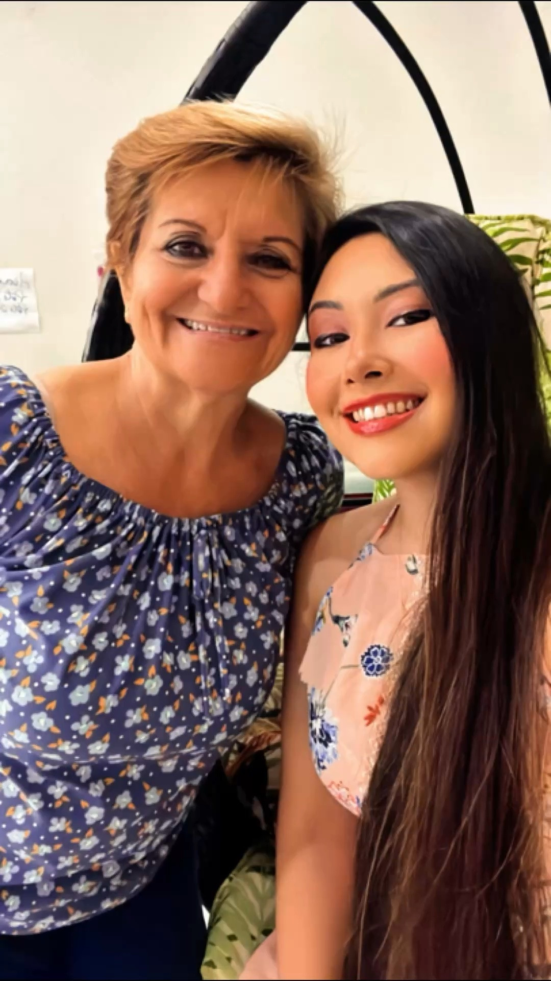 Mãe, obrigada por ser meu colo, minha força e meu amor em todos os momentos! Você me ensinou sobre amor sem precisar dizer uma palavra, só cuidando, protegendo e estando comigo sempre. 

Por trás de cada conquista minha, existe uma mãe que nunca deixou de acreditar em mim ✨ 
Tudo que sou tem um pedacinho seu, e eu sou eternamente grata por ter a mulher mais importante da minha vida ao meu lado! 

Te amo infinitamente 
Você é a melhor mãe do mundo 
Feliz Dia das Mães 🤍 

#diadasmāes #felizdiadasmaēs #mae #felizdiadasmaes #mensagemdiadasmaes

#LTKbrasil #LTKbeleza #LTKhome