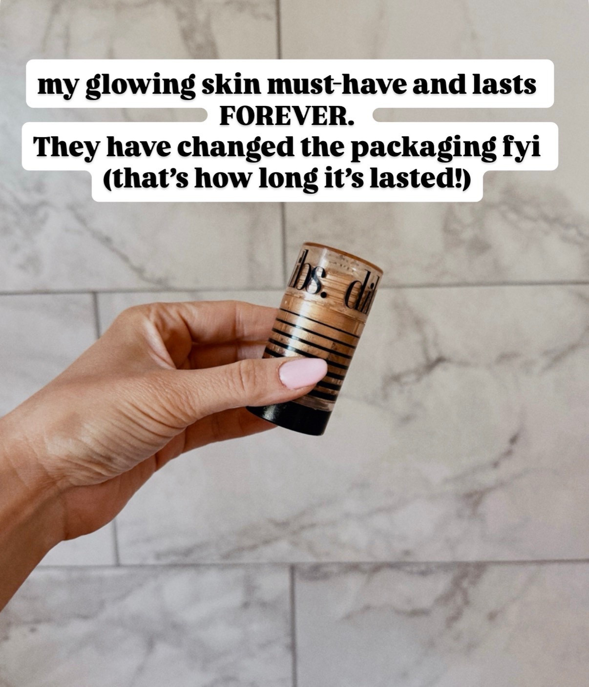 My beauty favorites!!

(Note the glowy primer so no longer being made 😭 I linked to eBay where there are a couple left)

Beauty products 
Makeup

#LTKmorningroutine #LTKselfcare #LTKBeauty
