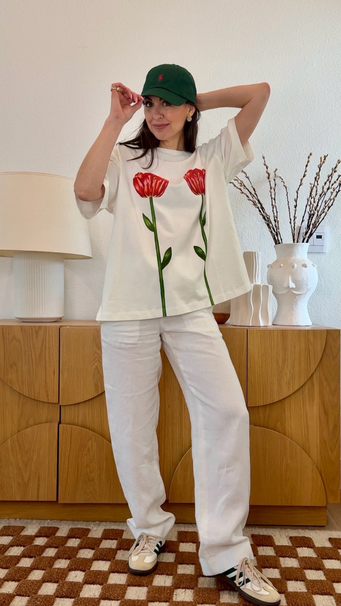 One of three ways to wear linen pants if you hate shorts, 

I’m 5 foot four and a size 25 jean. I’m wearing a size 0 in these linen pants which also come into other colors.

#LTKootd