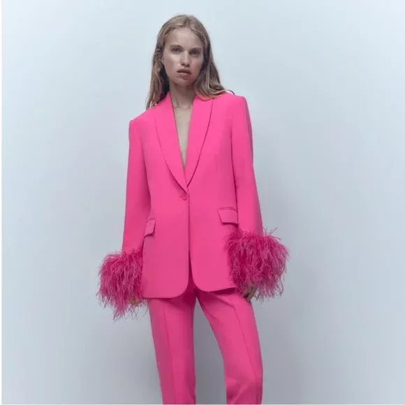 STRAIGHT CUT PINK FEATHER BLAZER