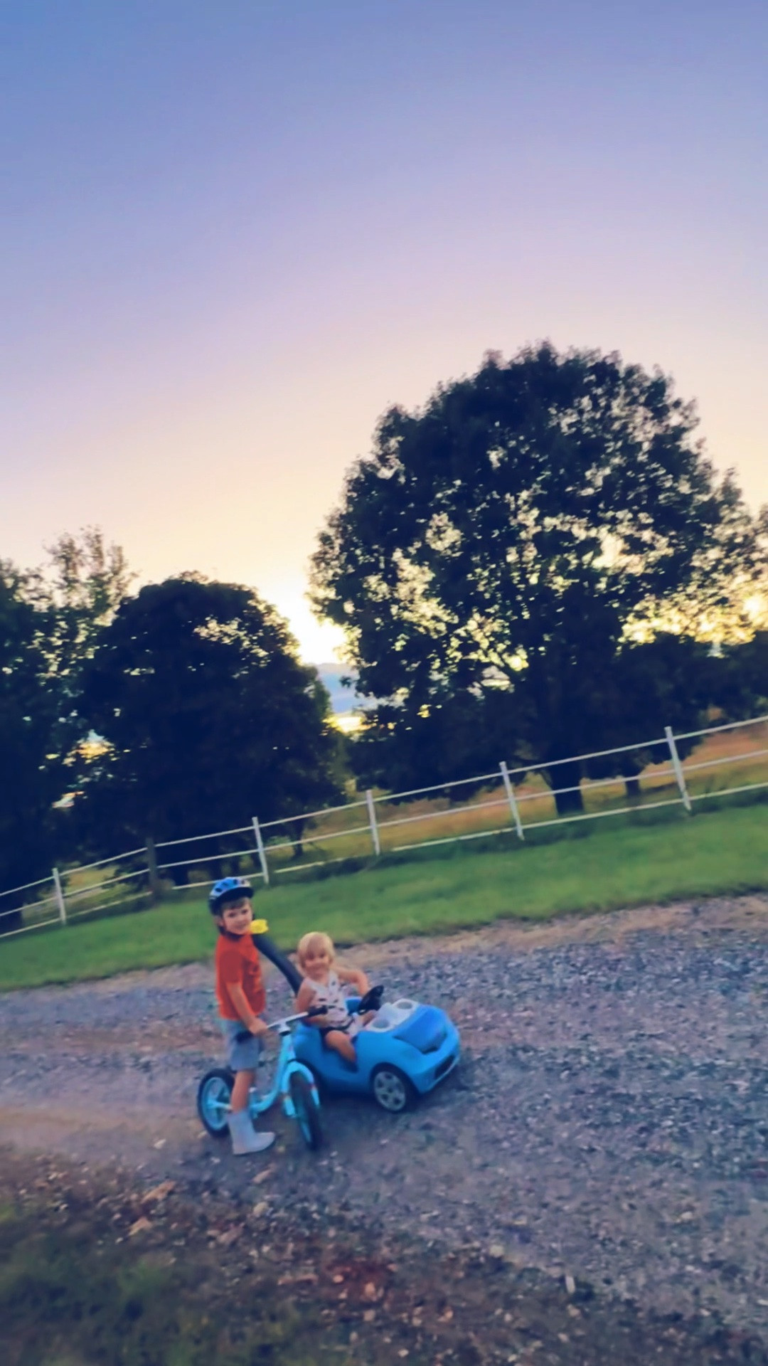 We sure do love a Sunday evening sunset 🌄  walk around here 🥰 - oh how we love it here!!! ✨