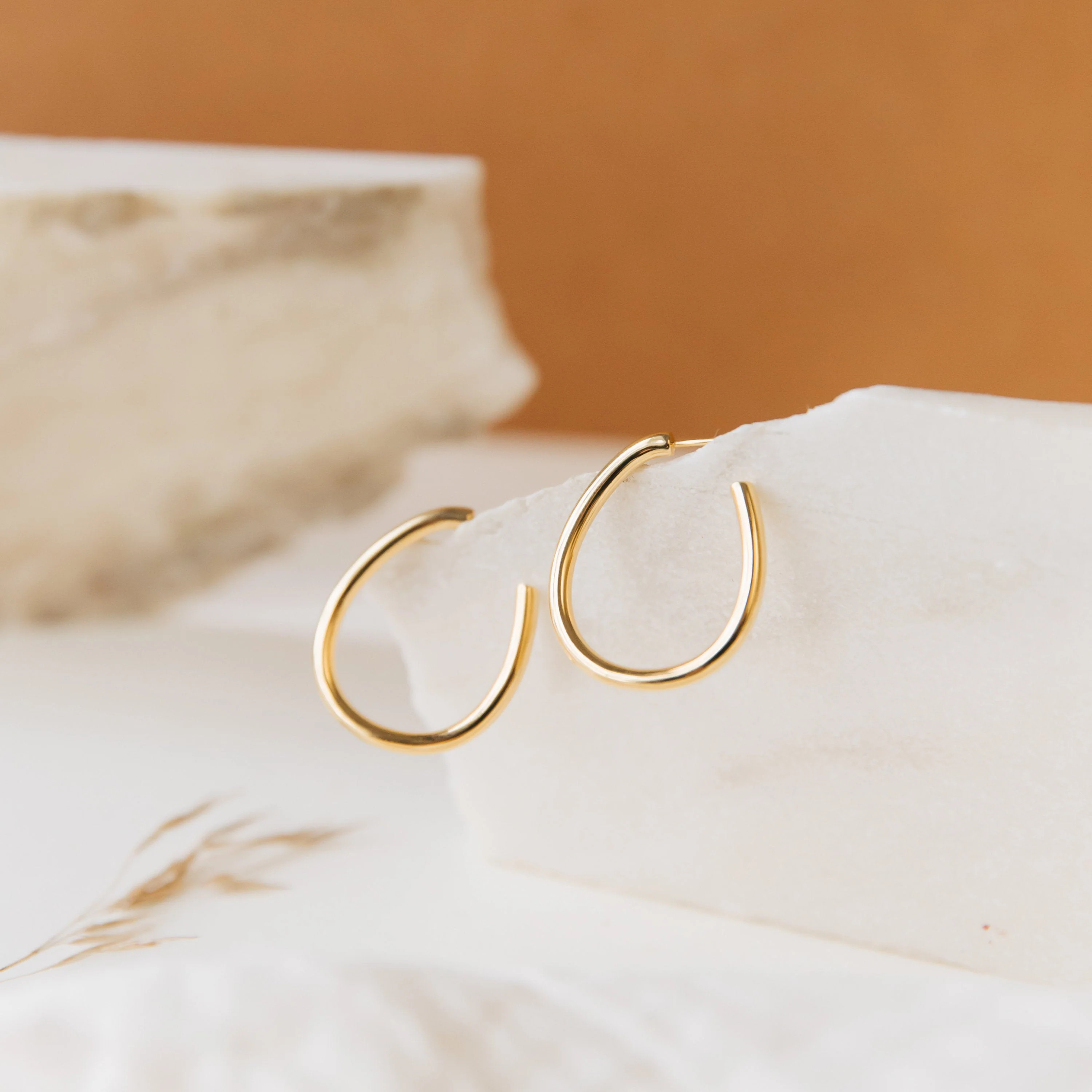 Anine Oval Hoops | Caitlyn Minimalist