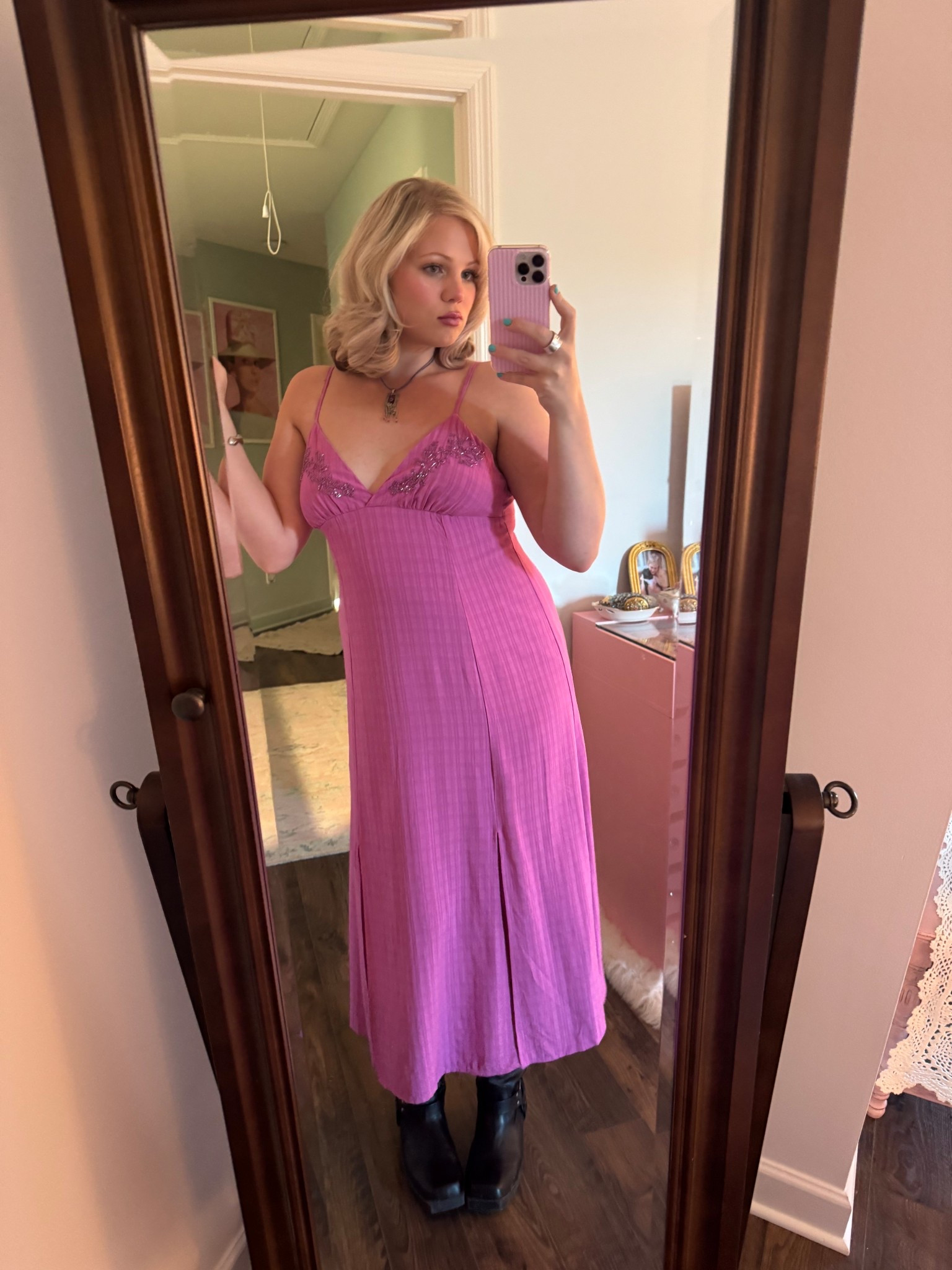 The CUTEST dress omg💗in colors pink and cream !!

#LTKgrwm #LTKFestival #LTKootd