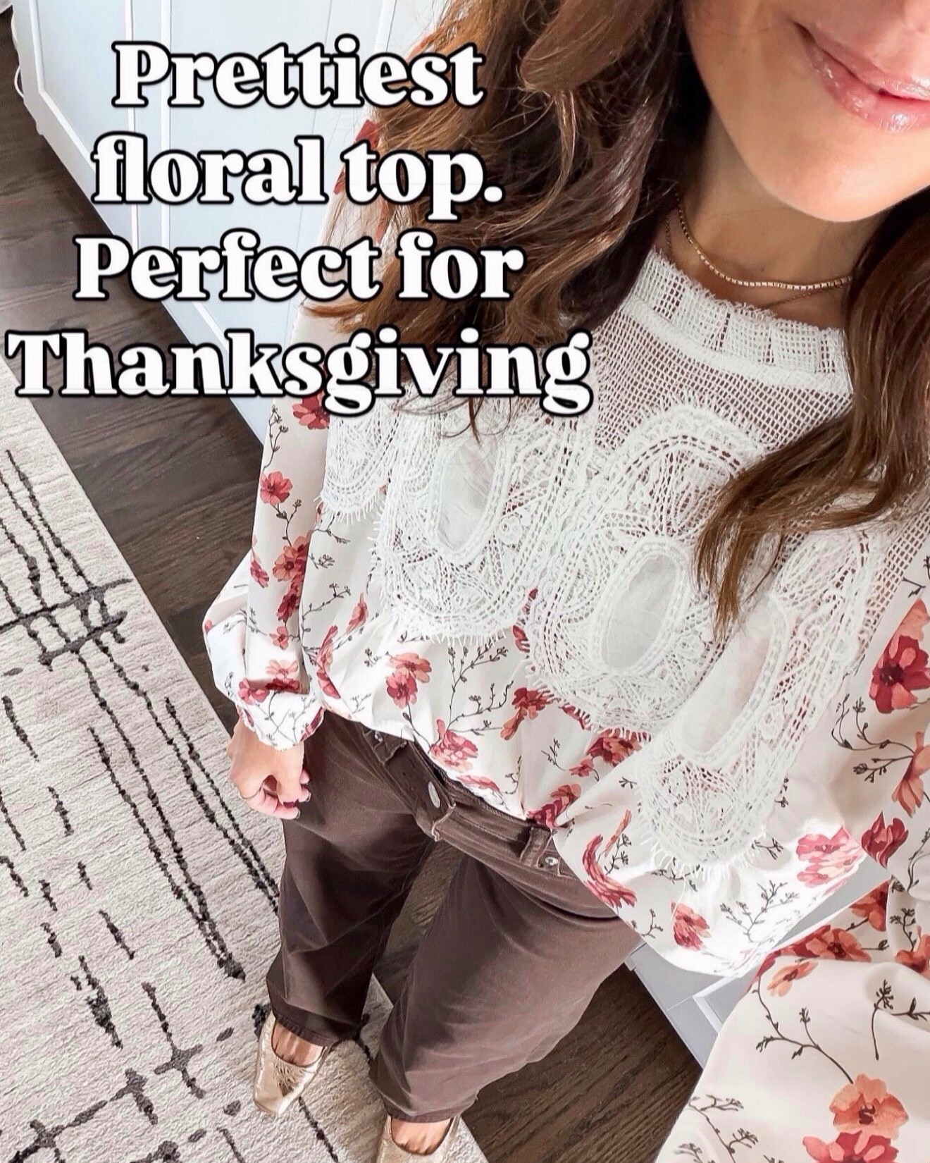 The prettiest floral top. I have this in 3 colors. Wearing size small 

#LTKHoliday #LTKCyberWeek #LTKGiftGuide