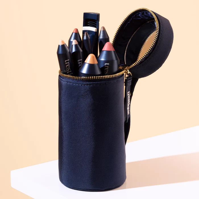 The Essential 8 | Trestique