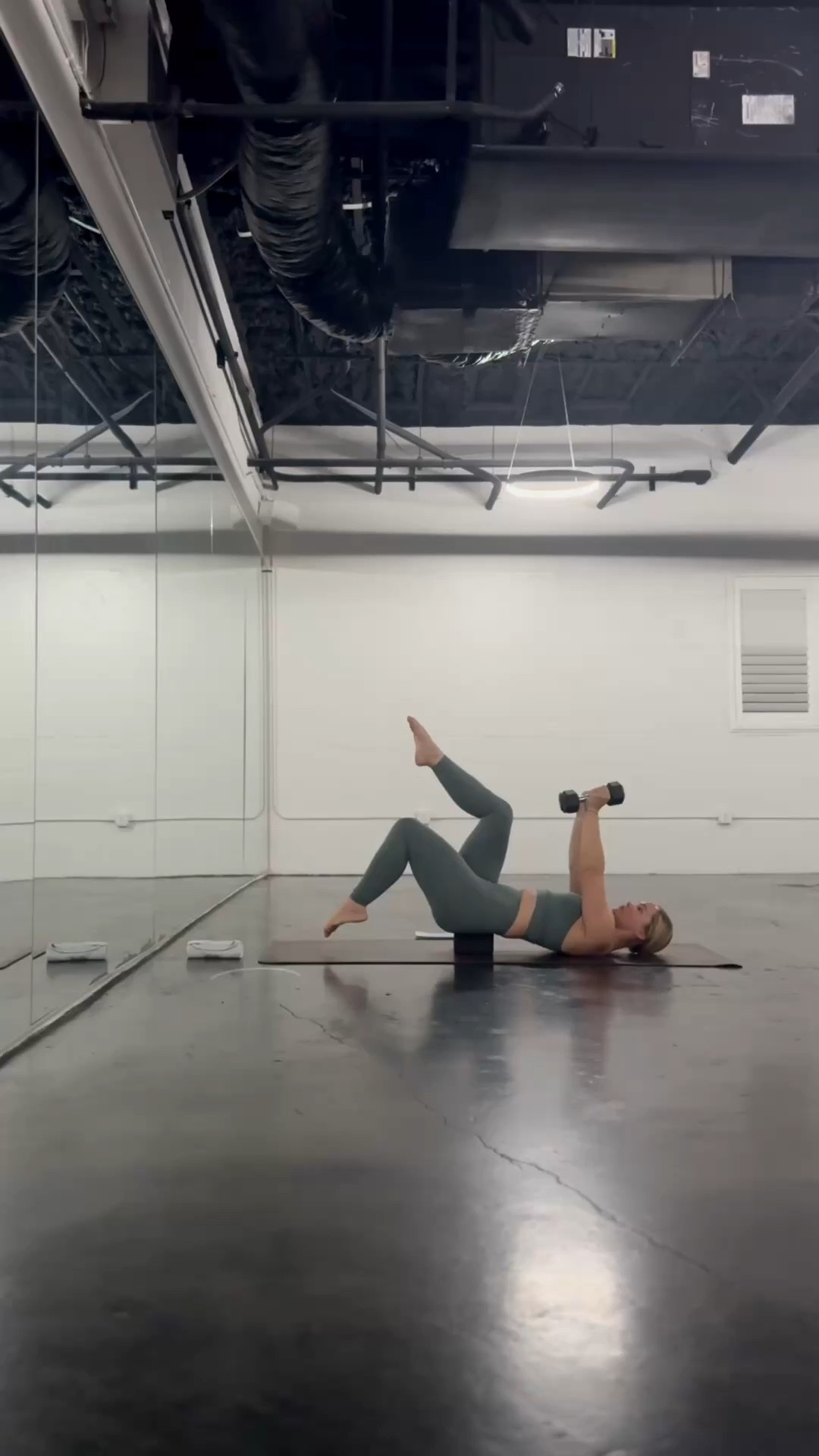 Abs block at the sacrum = deeper core activation + controlled hip flexor work

#LTKdayinmylife #LTKActive #LTKfitnessgoals