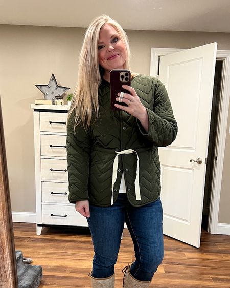 Obsessed with this jacket from
Walmart! Love the quilted material! Wearing a medium!

#LTKunder50 #LTKcurves #LTKSeasonal