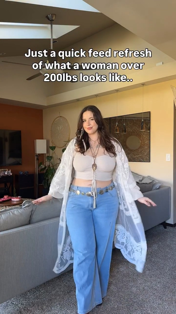 Comment shop for the outfit details 

Size 14 | 5’6 

#size14 #midsize #bodyacceptence #curvyjeans #plussizestyles