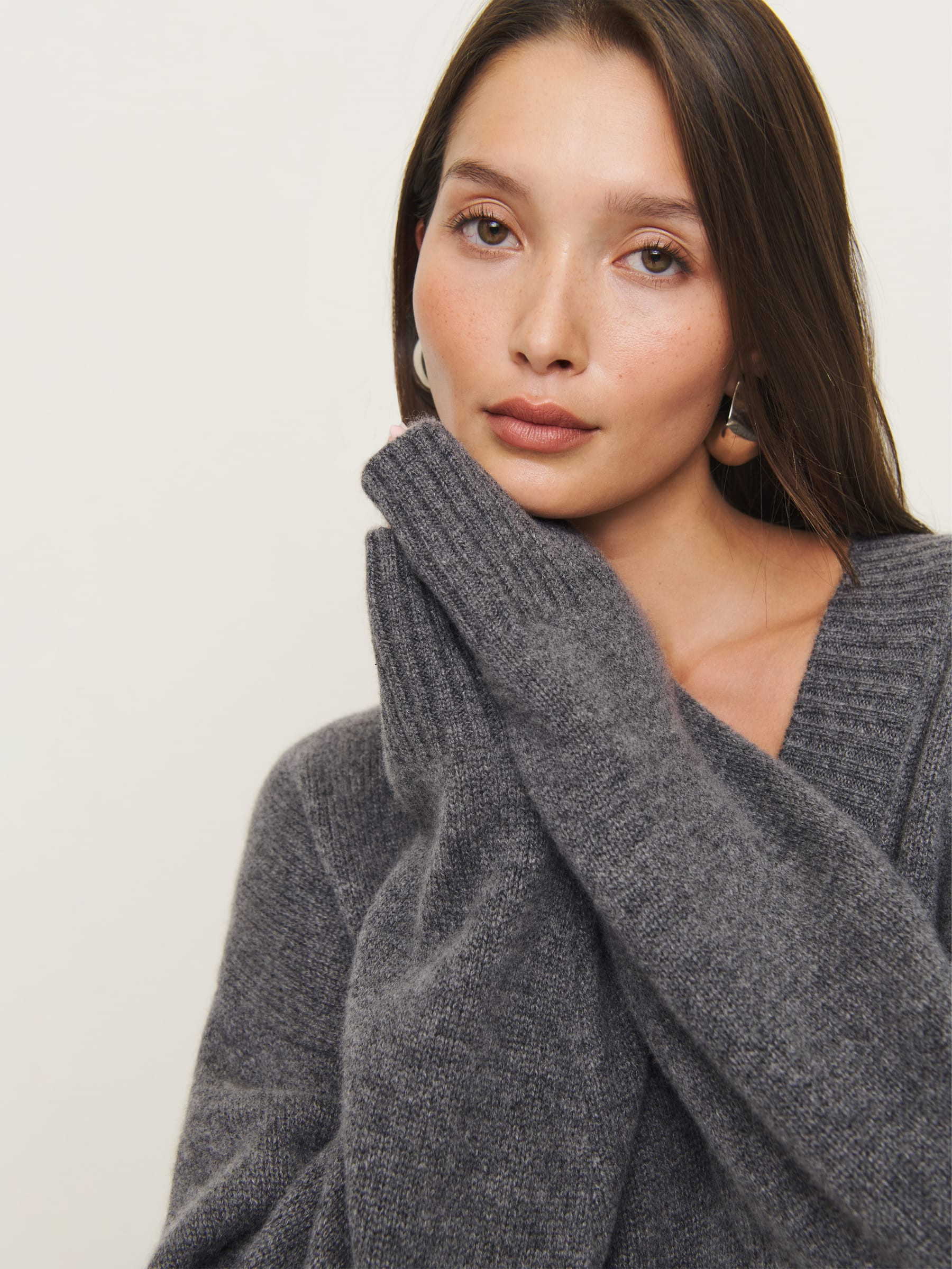 Jadey Cashmere Oversized V-neck Sweater | Reformation (Global)