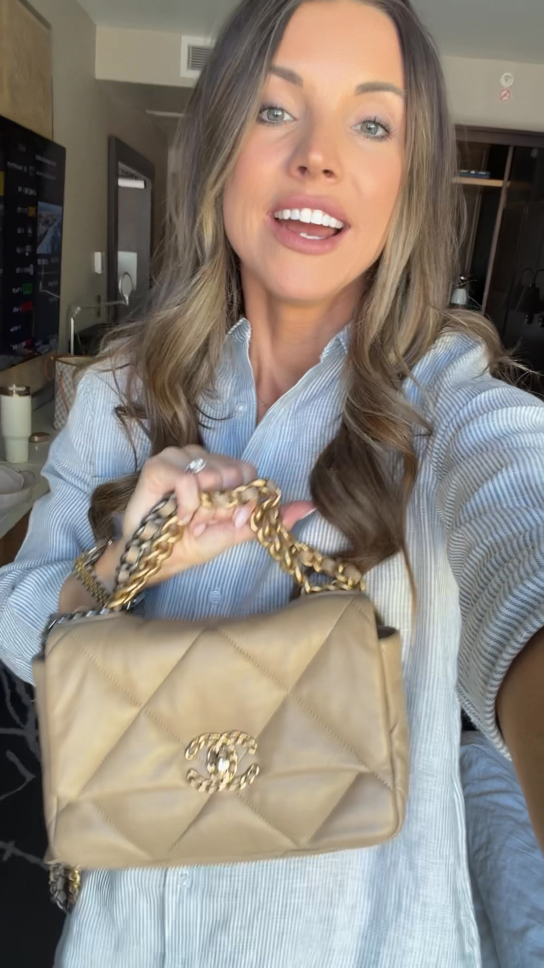 I always get asked where I get my bags (or find exactly what I’m looking for!!!) and it’s always @Fashionphile 😍 they are known for their amazing deals in authentic luxury resale. Everything is authenticated and they’ve been in the luxury resale game for decades!! I have the Chanel 19 medium in beige (lambskin) and Chanel Classic Flap in black (caviar)  #fashionphilepartner #fashionphilefinds 

#LTKgrwm #LTKSaleAlert #LTKootd
