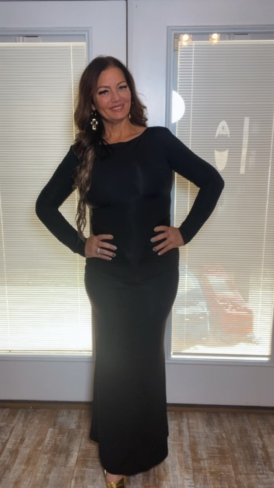 Everybody needs a comfy black dress! So much stretch. Very elegant! Looks expensive but without the expensive price tag! #blackdresses #bodycondress #maxidresses #elegantdresses 


#LTKOver40 #LTKMidsize