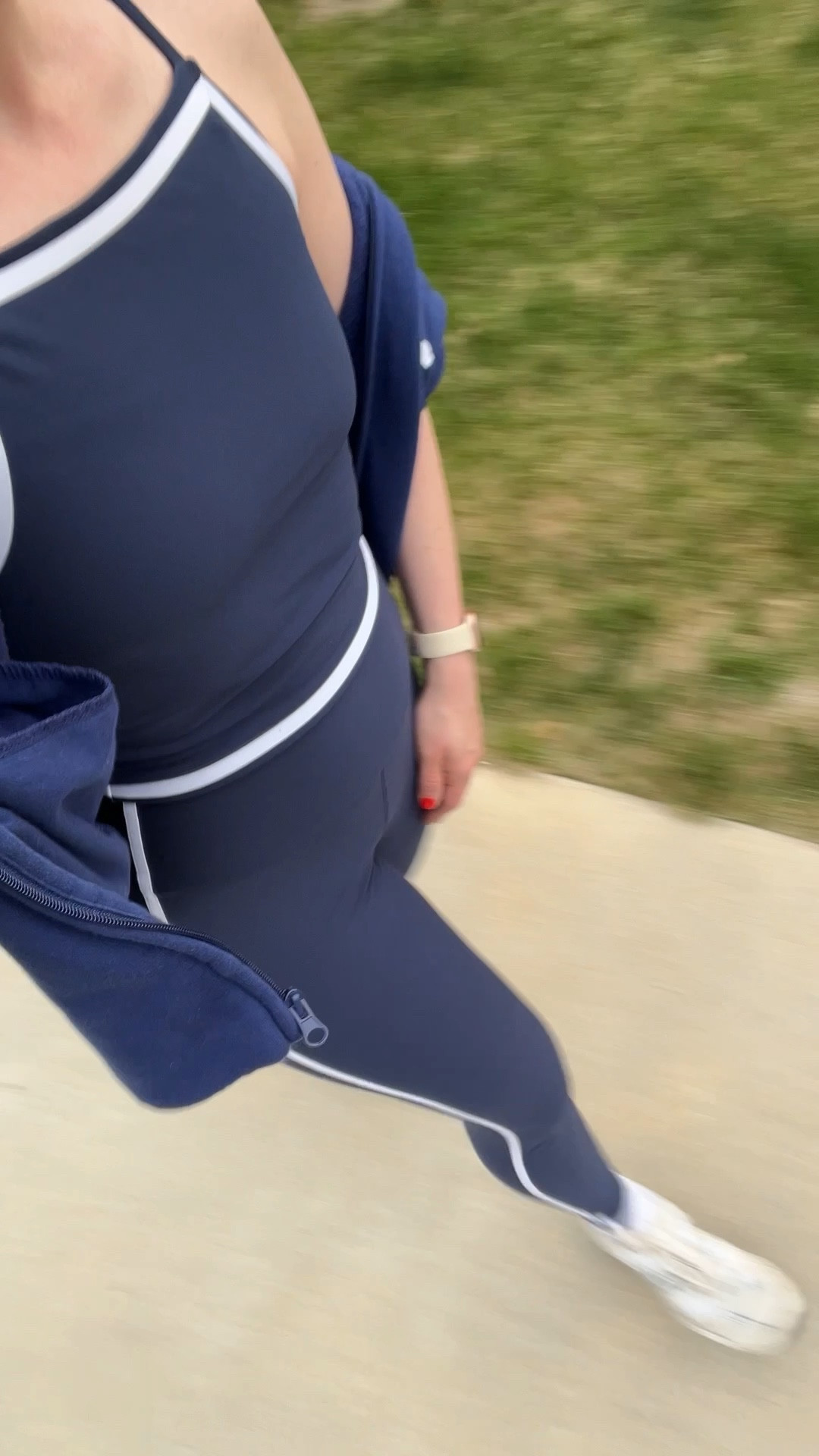 Walking outfit of the day!! Size medium in everything!!