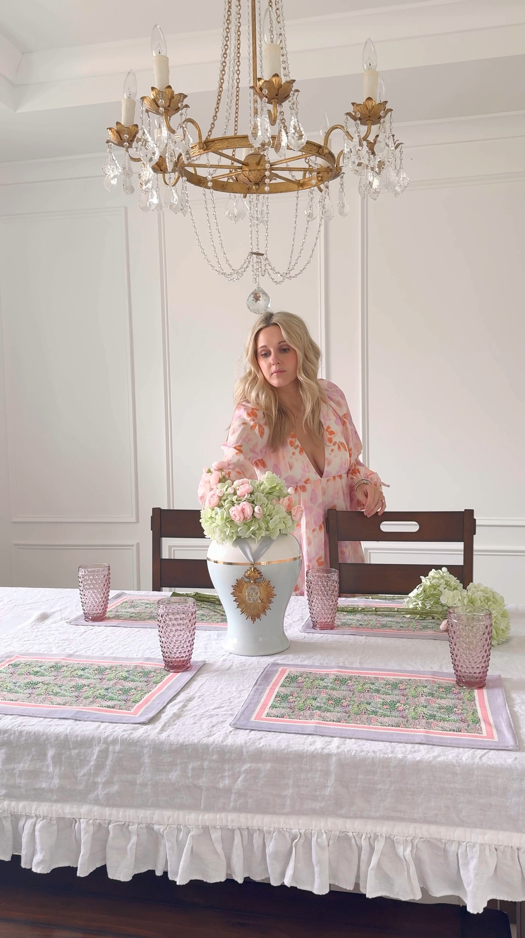 #AD
use discount code "20%OFF E&K Mid-Winter-Refresh” for 20% off the site right now

Spring decor refresh with evelyn & kate
Faux flowers
Pink and green tablescape
Grandmillenial home
Faux hydrangeas
Ginger jar
Throw pillow
Spring decor
Amazon home
Travel bag
Small business

#LTKFindsUnder50 #LTKFindsUnder100 #LTKHome