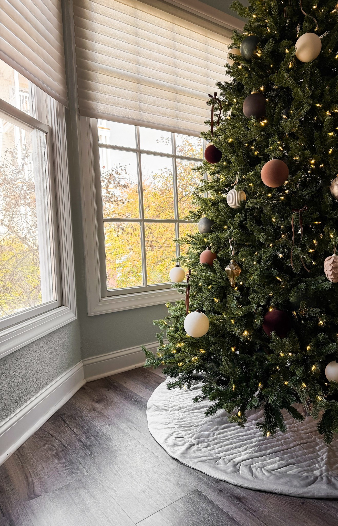 our Christmas tree this year! got our tree, tree skirt, and mantle garland from @nationaltreecomoany! 

#ltkfamily #ad #NationalTreeCompany #ChristmasDecor #HolidaySeason #HolidayDecor #TisTheSeason

#LTKHome #LTKHoliday #LTKSeasonal