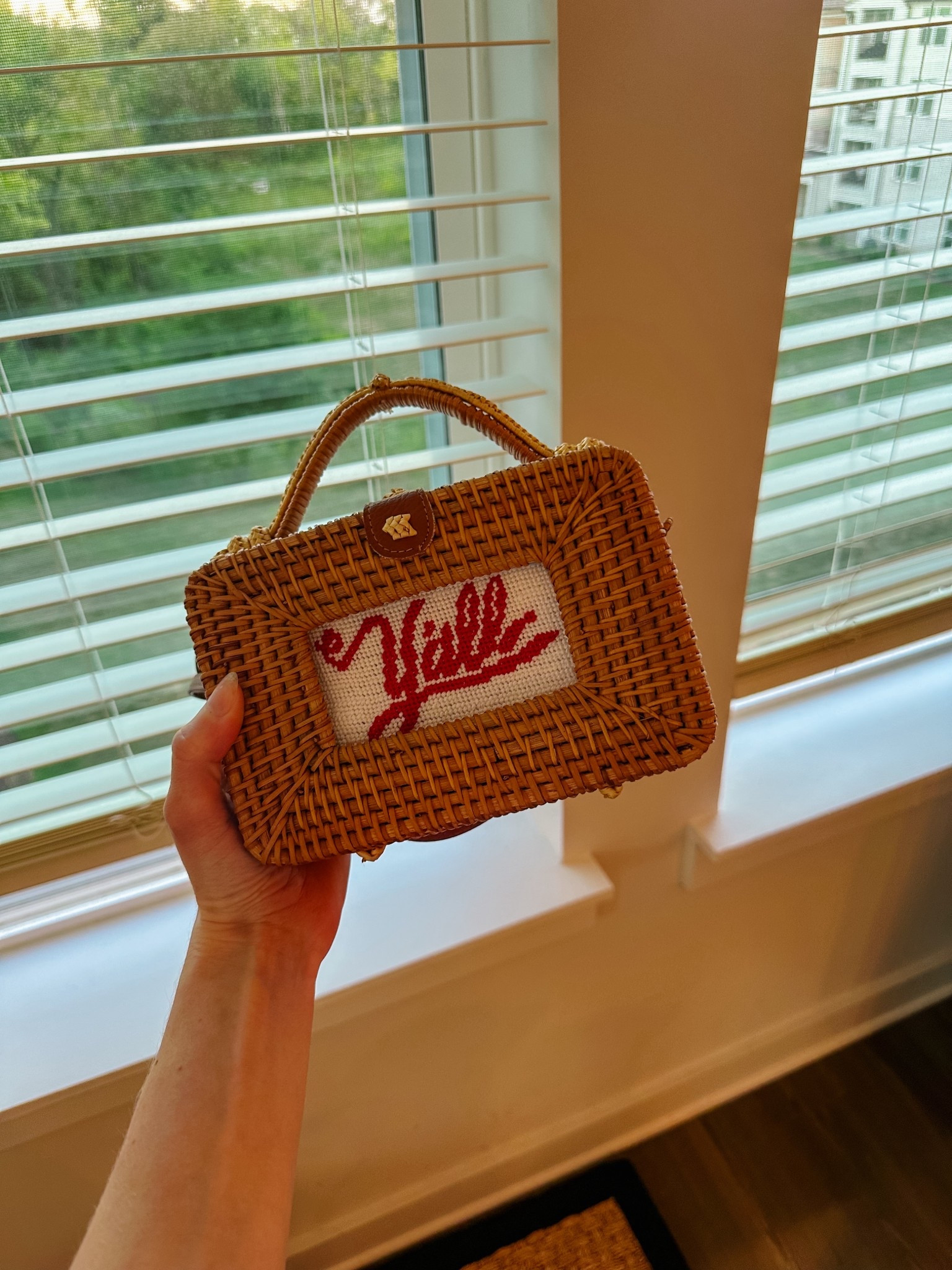 It’s not a game day outfit without a matching needlepoint bag!! ❤️🏈 Swapped out my summer canvas for a little crimson as we kick off the college football season!! 

#LTKItBag