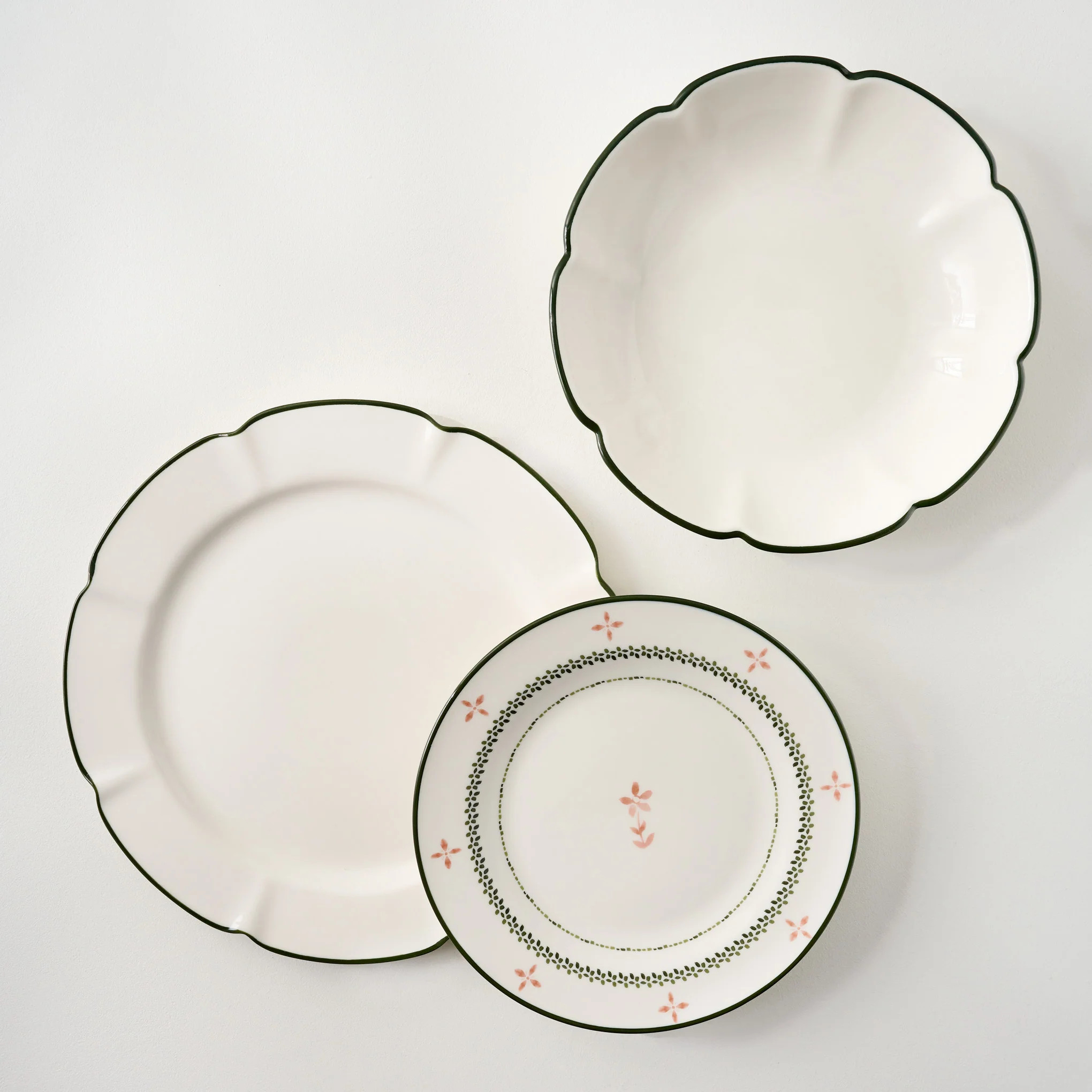 Green Luna Scalloped 3-Piece Place Setting | Magnolia