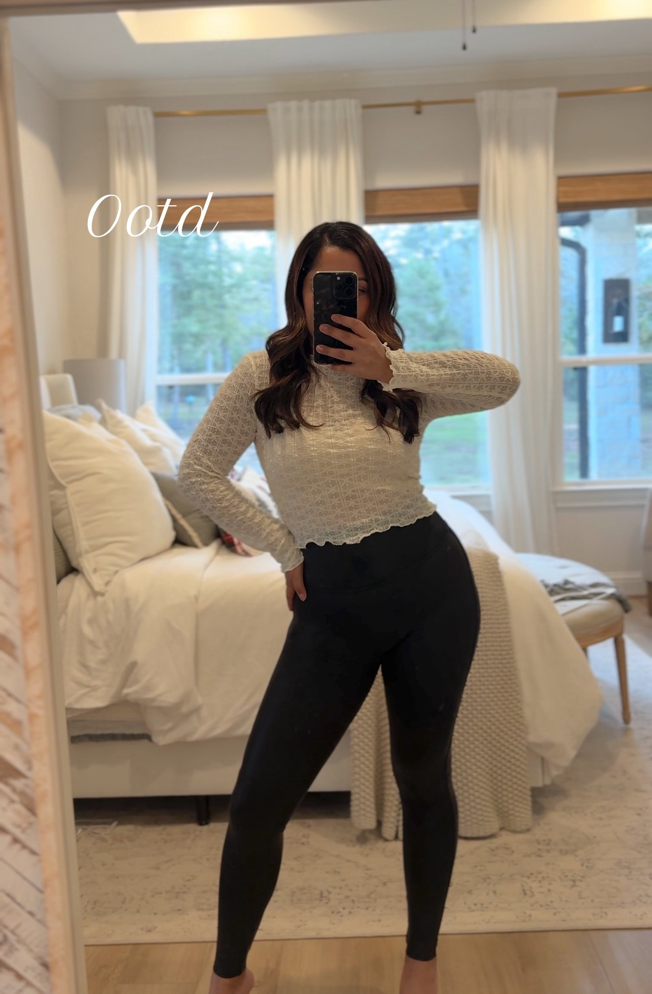 Today’s outfit of the day! Wearing my favorite Spanx leggings and a long sleeve I found from Marshall’s! Small in top and medium in bottoms! 

#LTKPetite #LTKFindsUnder50 #LTKootd