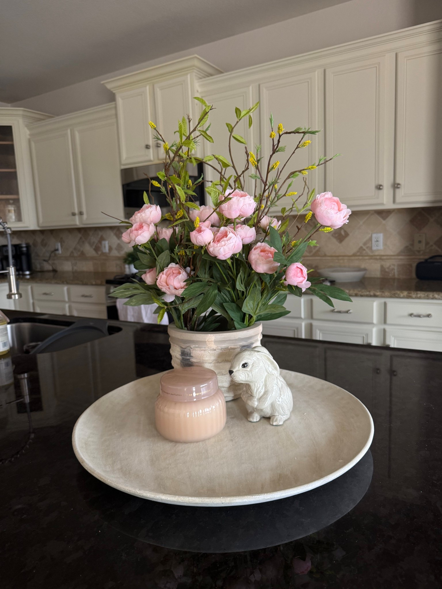 Spring Decor 💕🌼☀️🌸🐰

#LTKHome #LTKdayinmylife #LTKSeasonal