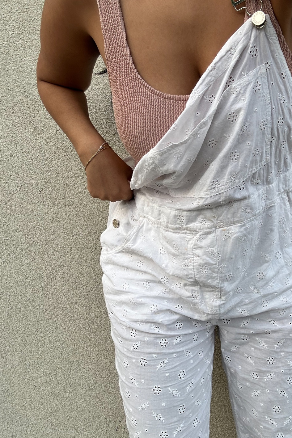 another fun fourth look in the books

kept it simple this year and played w texture w this gorg pink shop tan lines swimsuit (linked similar) + eyelet overalls! 

#LTKSwim #LTKSummerSales #LTKFindsUnder100
