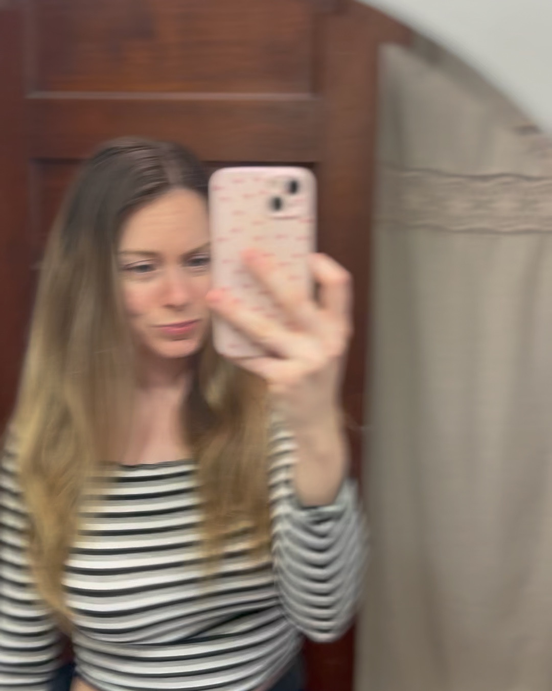 ✨ DIY HAIR GLOSS AT HOME ✨
I used the Kristin Ess Smoky Topaz Signature Gloss and WOW — instant shine, tone correction, and softness. No brass, no salon visit. 💁🏼‍♀️
This gloss is silicone-free, ammonia-free, and gives your hair that rich, dimensional tone in just one shower.

📦 Comes with everything you need
⏱ Takes 15–20 min
💧Deep conditions while toning
💁🏼‍♀️ Lasts up to 4 weeks

 

 